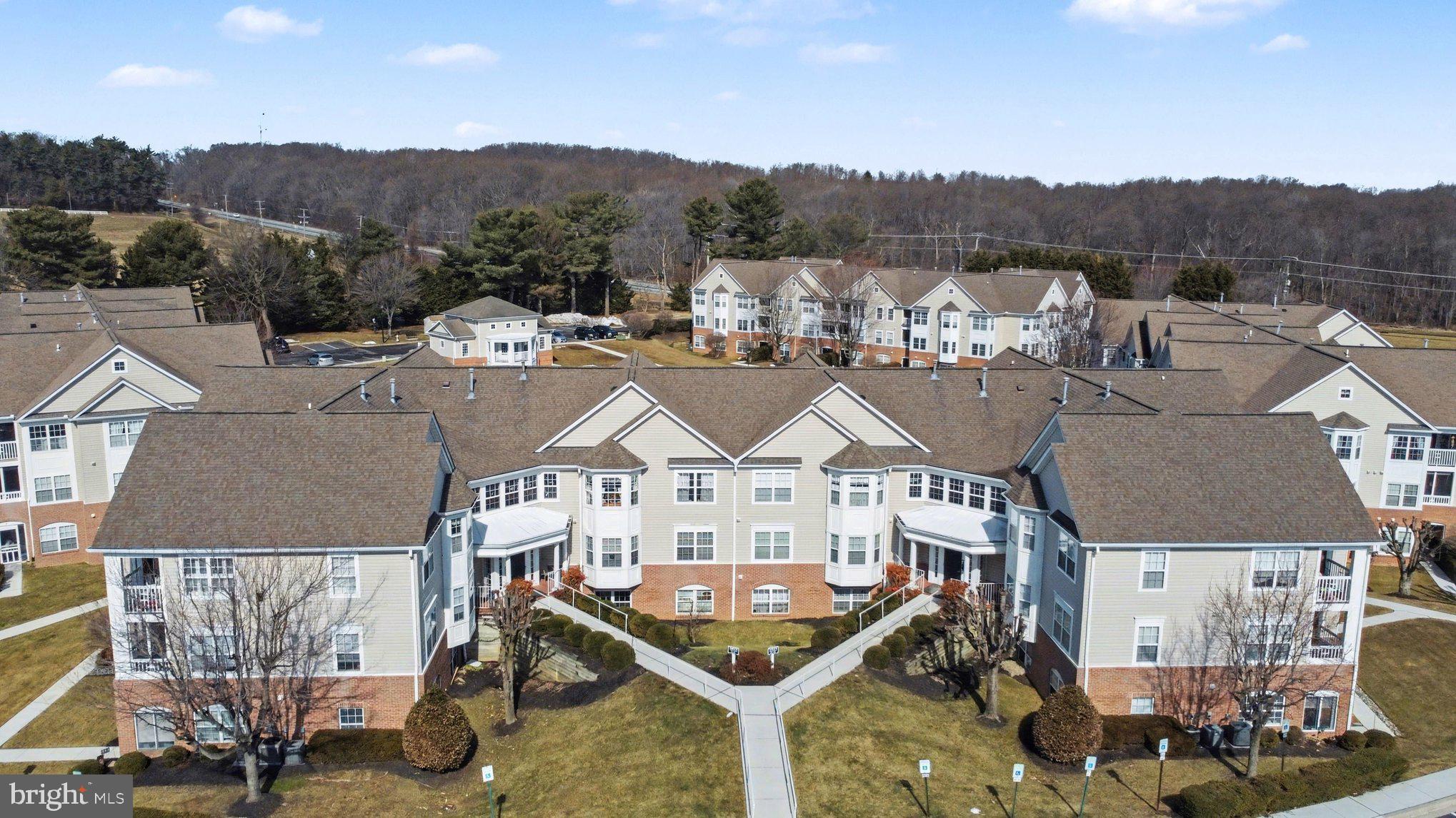 BAYLAND CONDO - Residential