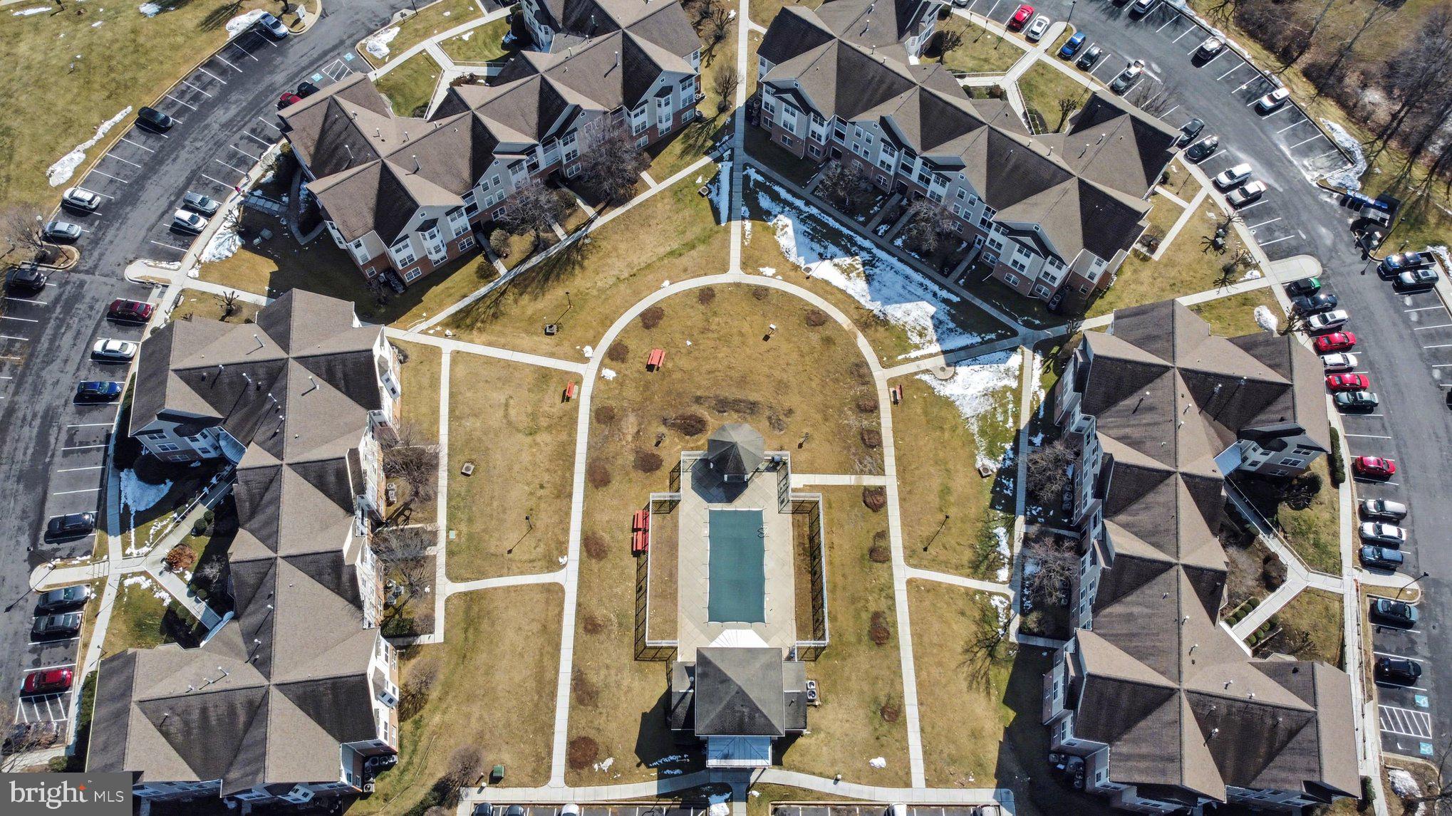 BAYLAND CONDO - Residential