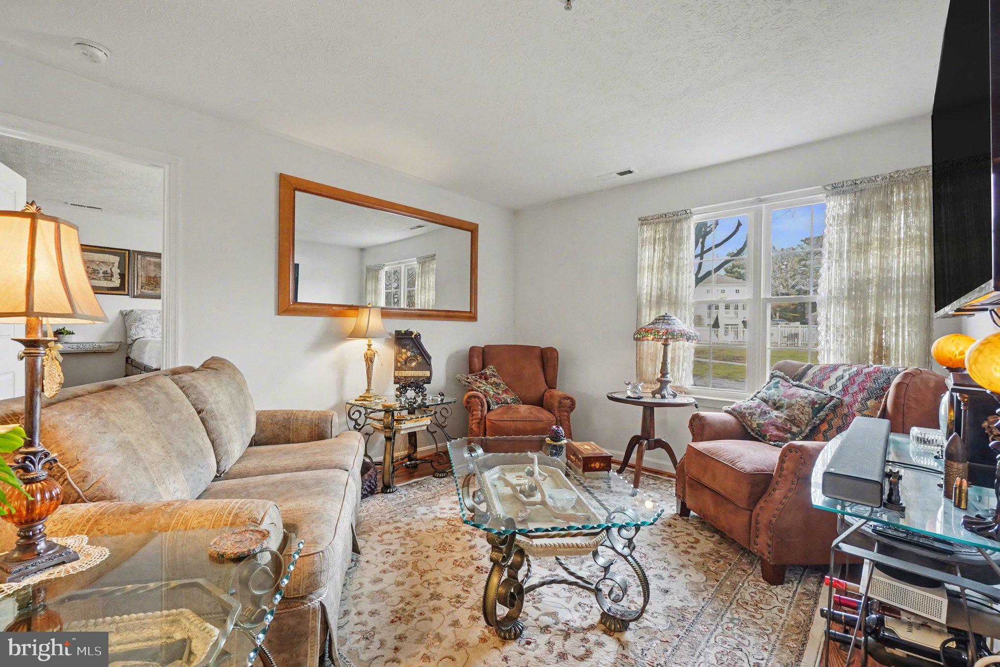 BAYLAND CONDO - Residential