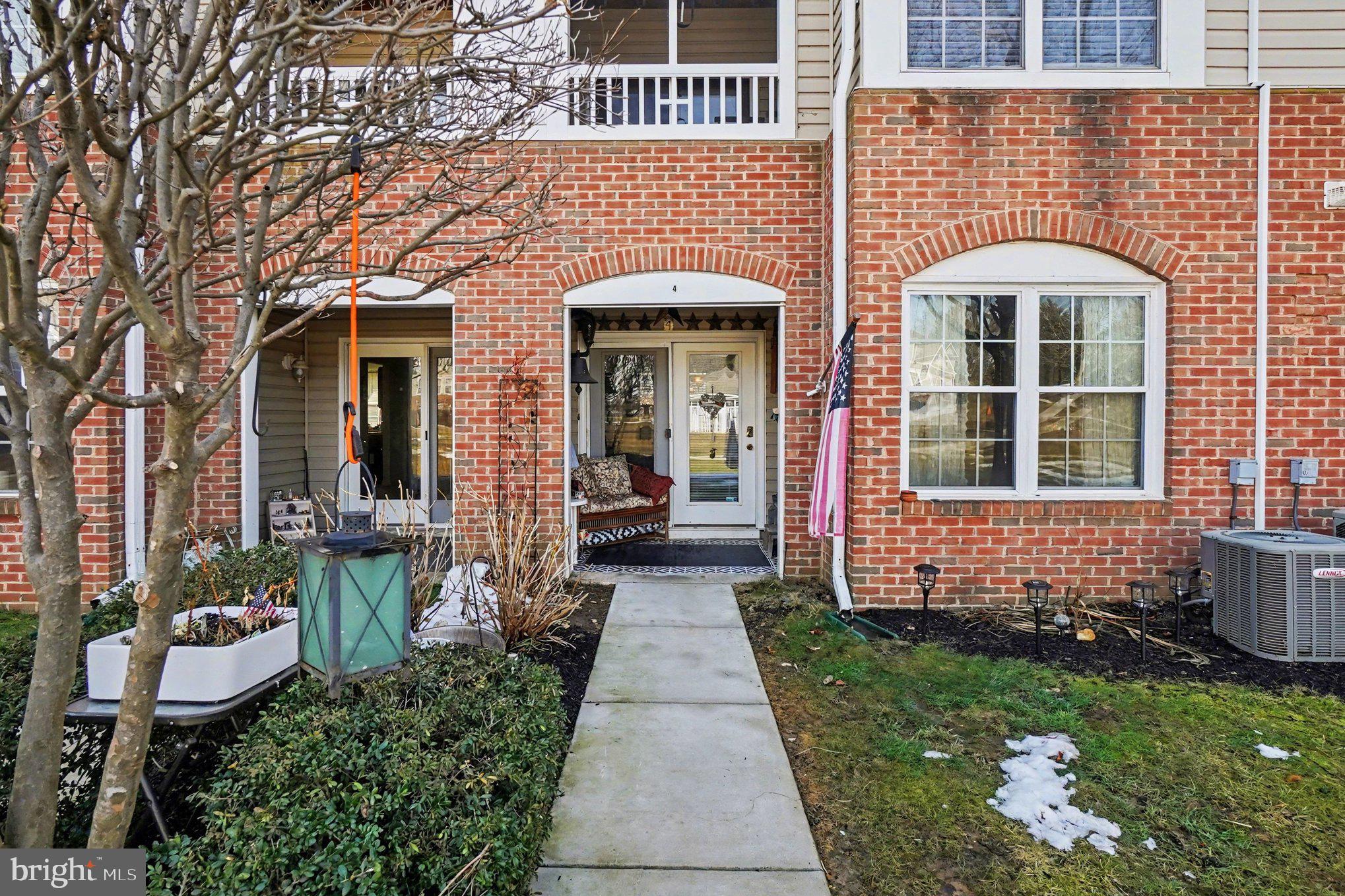 BAYLAND CONDO - Residential