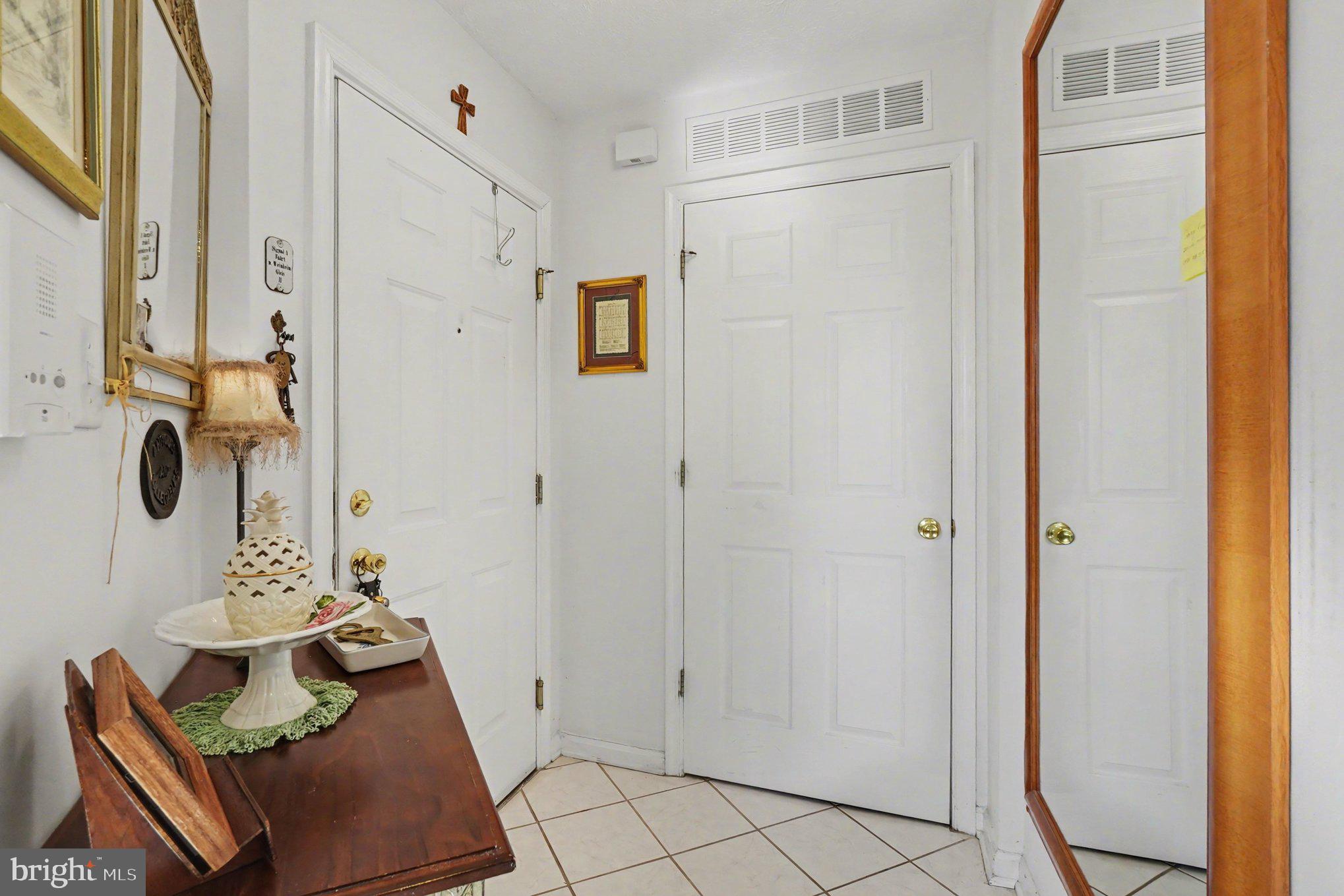 BAYLAND CONDO - Residential