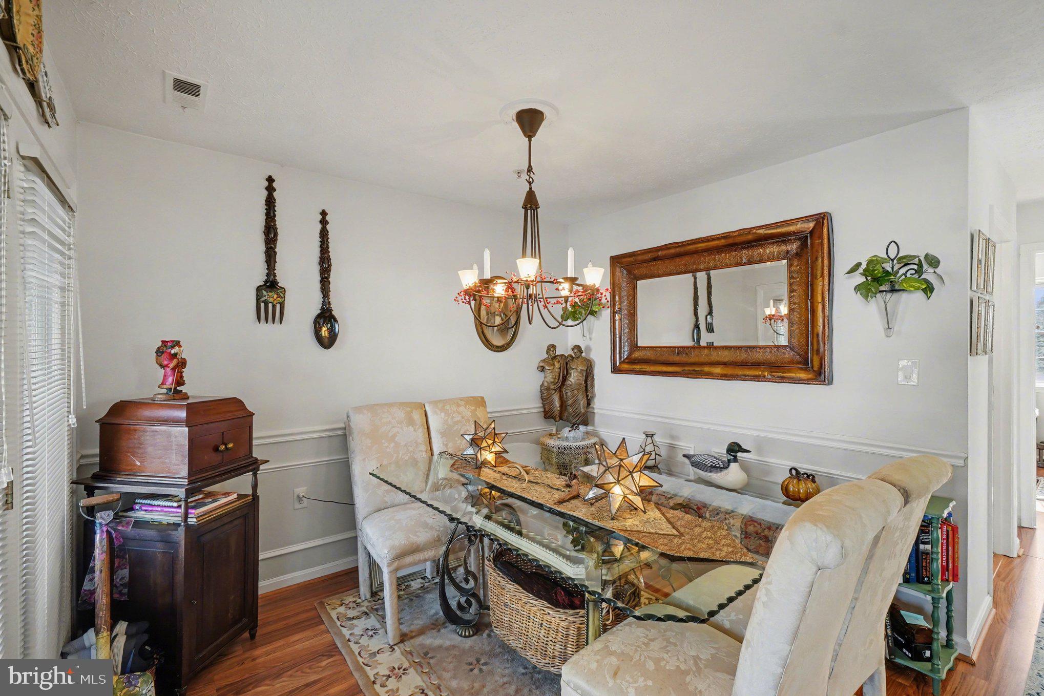 BAYLAND CONDO - Residential