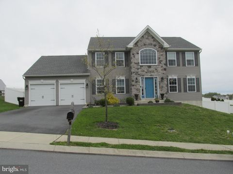Photo of 15 Bisbee Drive, LEESPORT, PA 19533 (MLS # PABK2071490)