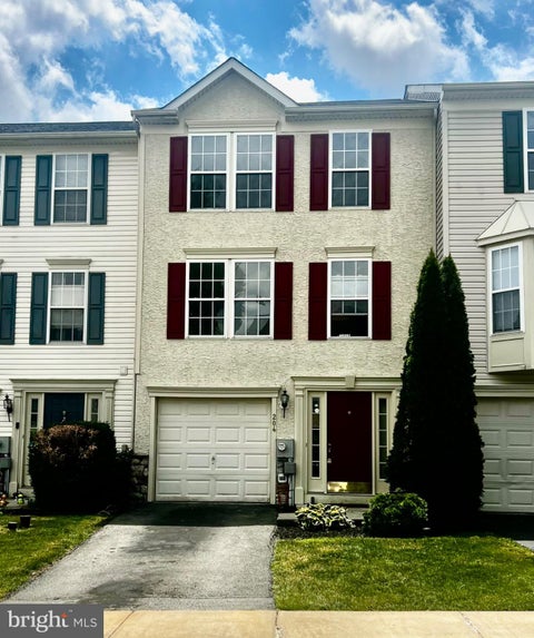 Townhouse For Sale - 204 Fox Trl Trl #106<br/> PARKESBURG, PA 19365