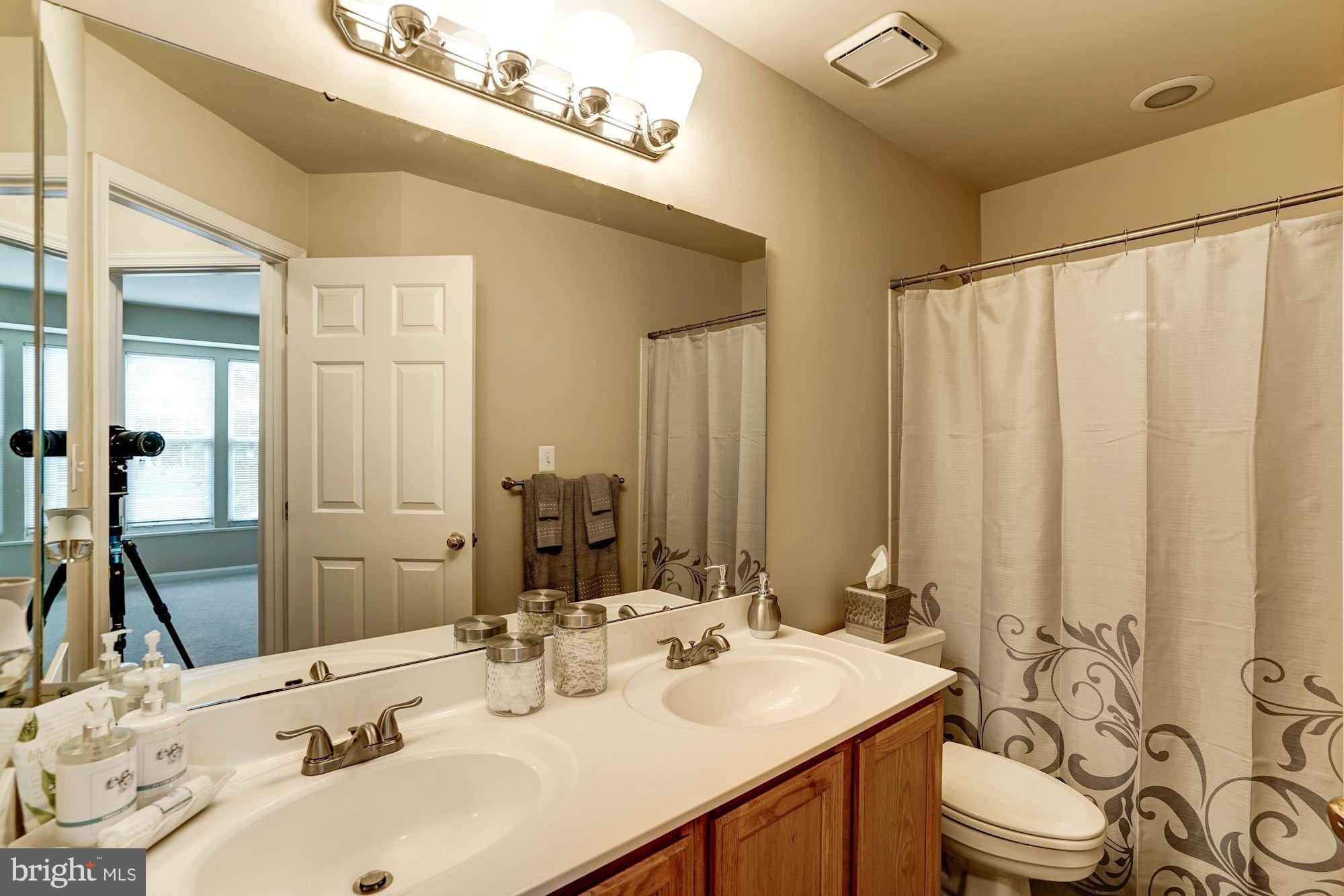 COMPTON VILLAGE - Residential