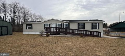Mobile Home For Sale - 38 Maizefield Drive<br/> SHIPPENSBURG, PA 17257