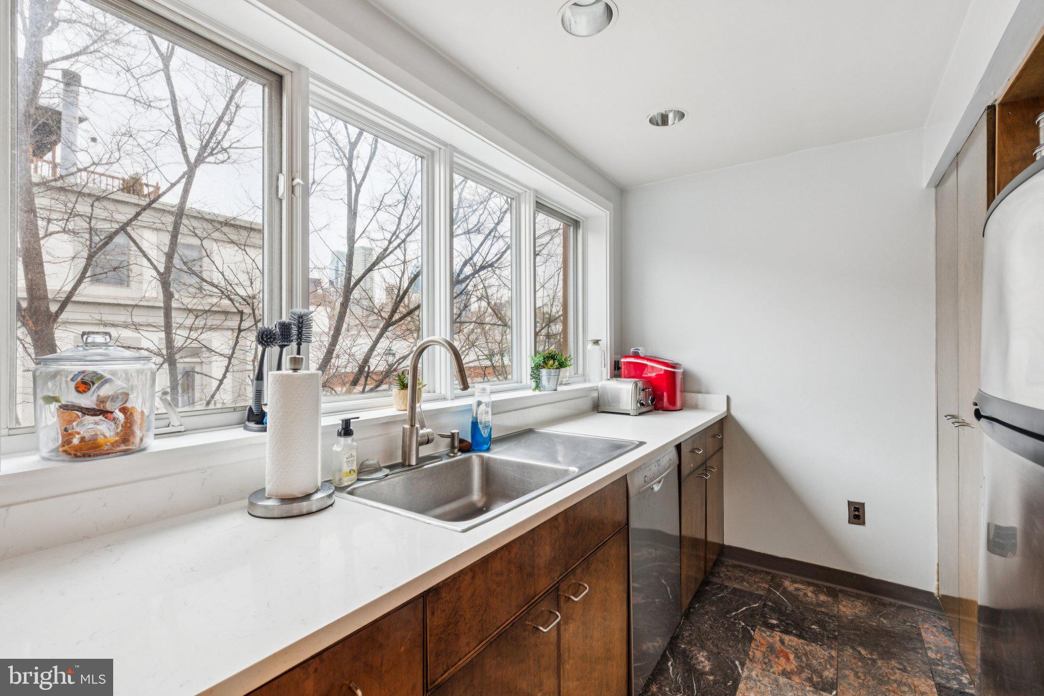 GRADUATE HOSPITAL - Residential