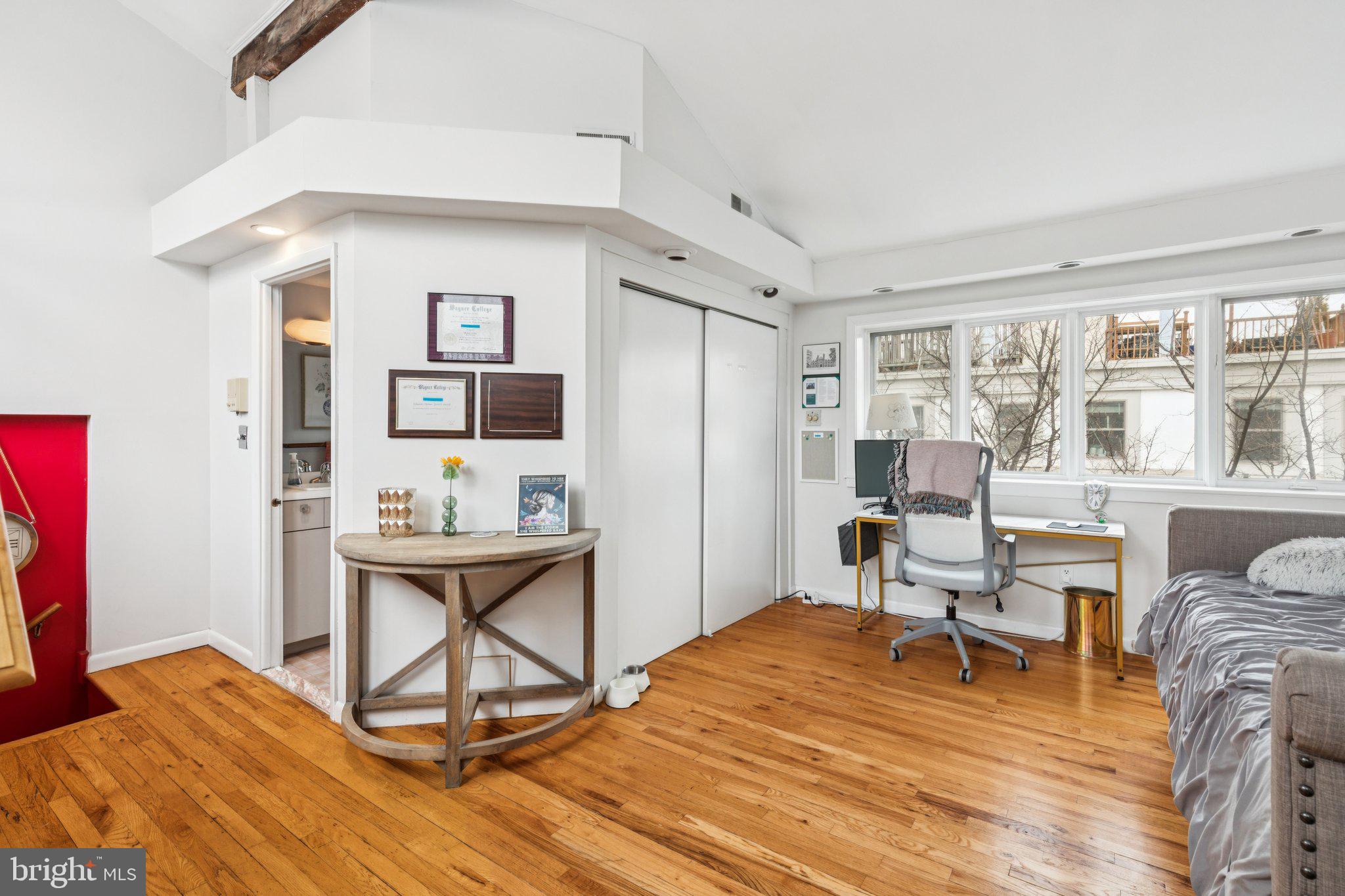 GRADUATE HOSPITAL - Residential