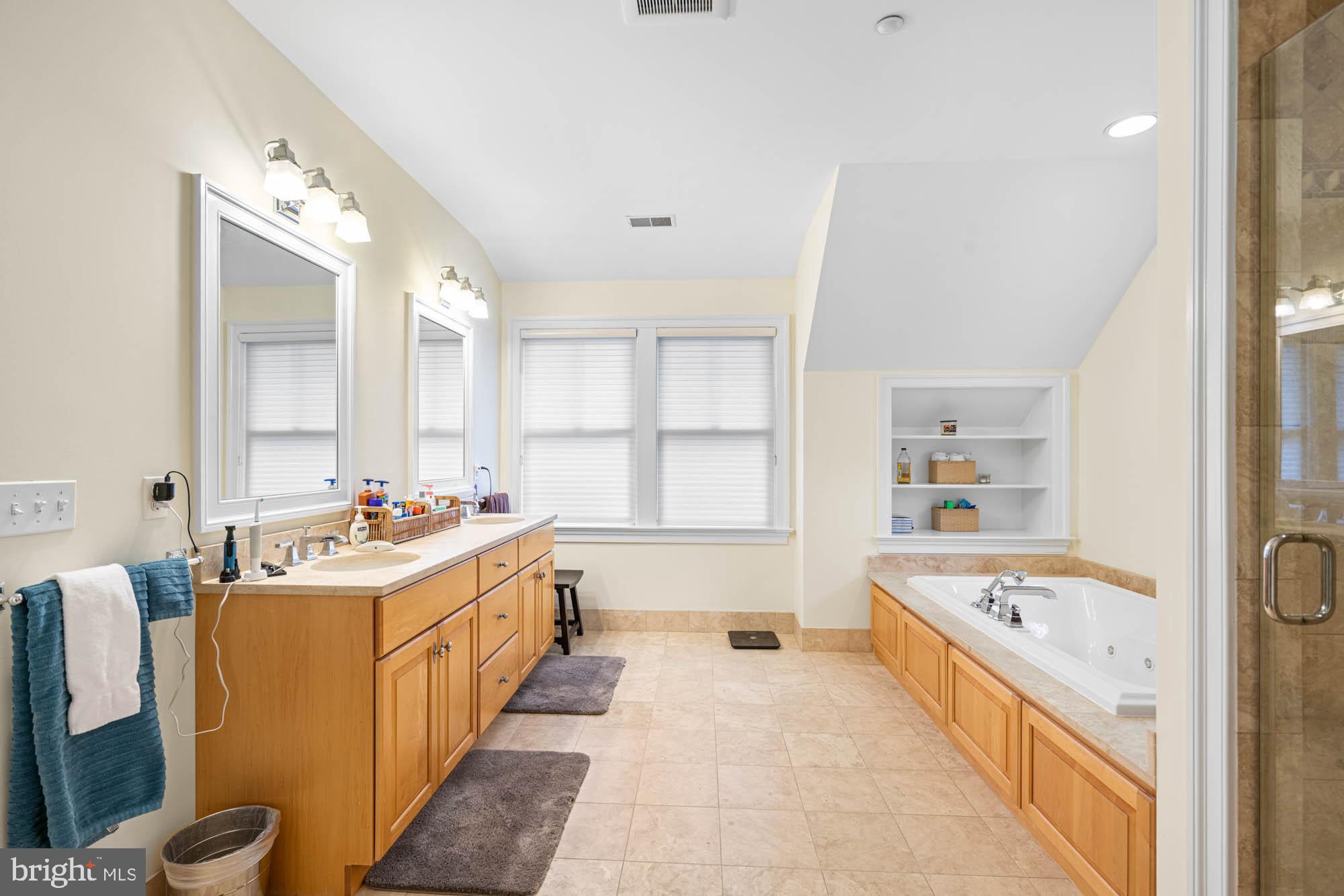 GREENACRES - Residential Lease