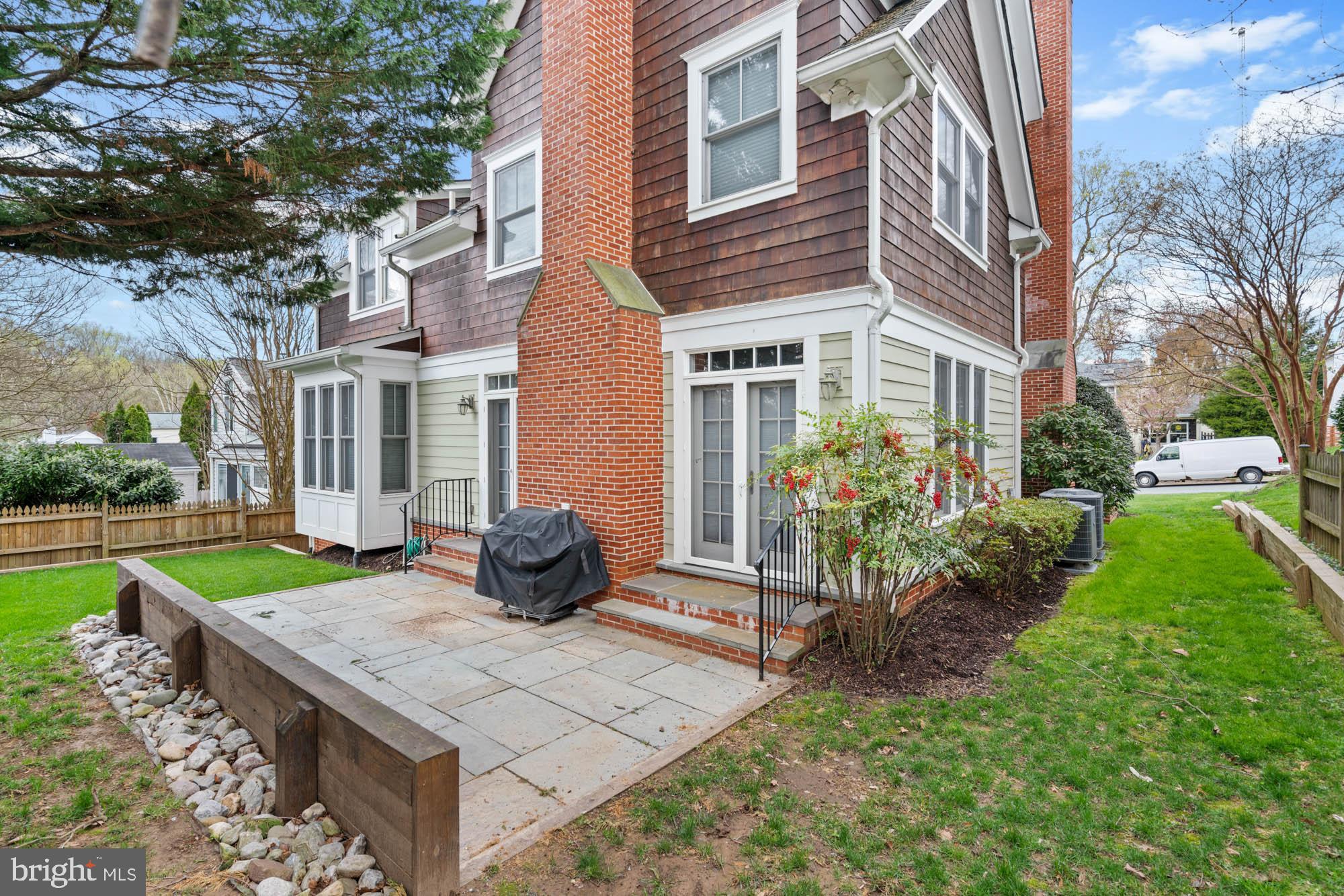 GREENACRES - Residential Lease