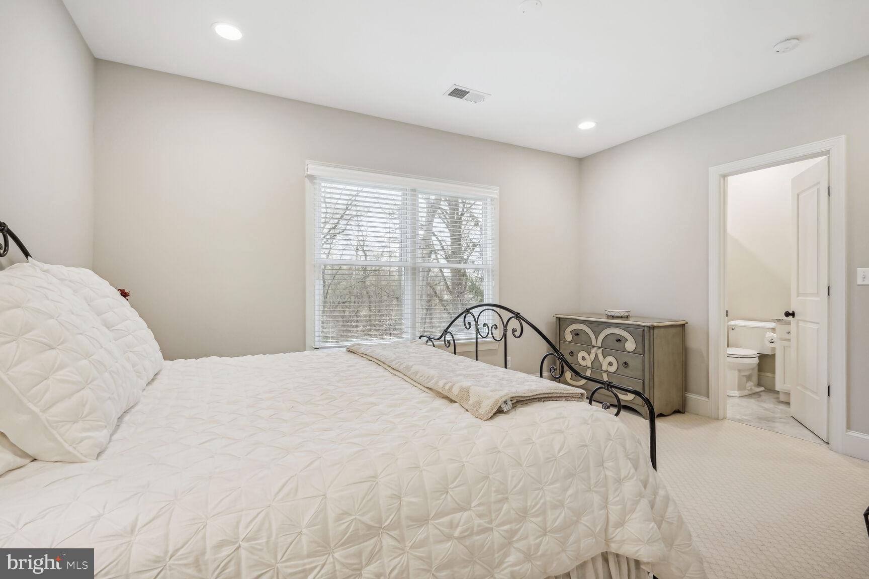 ARLINGWOOD - Residential