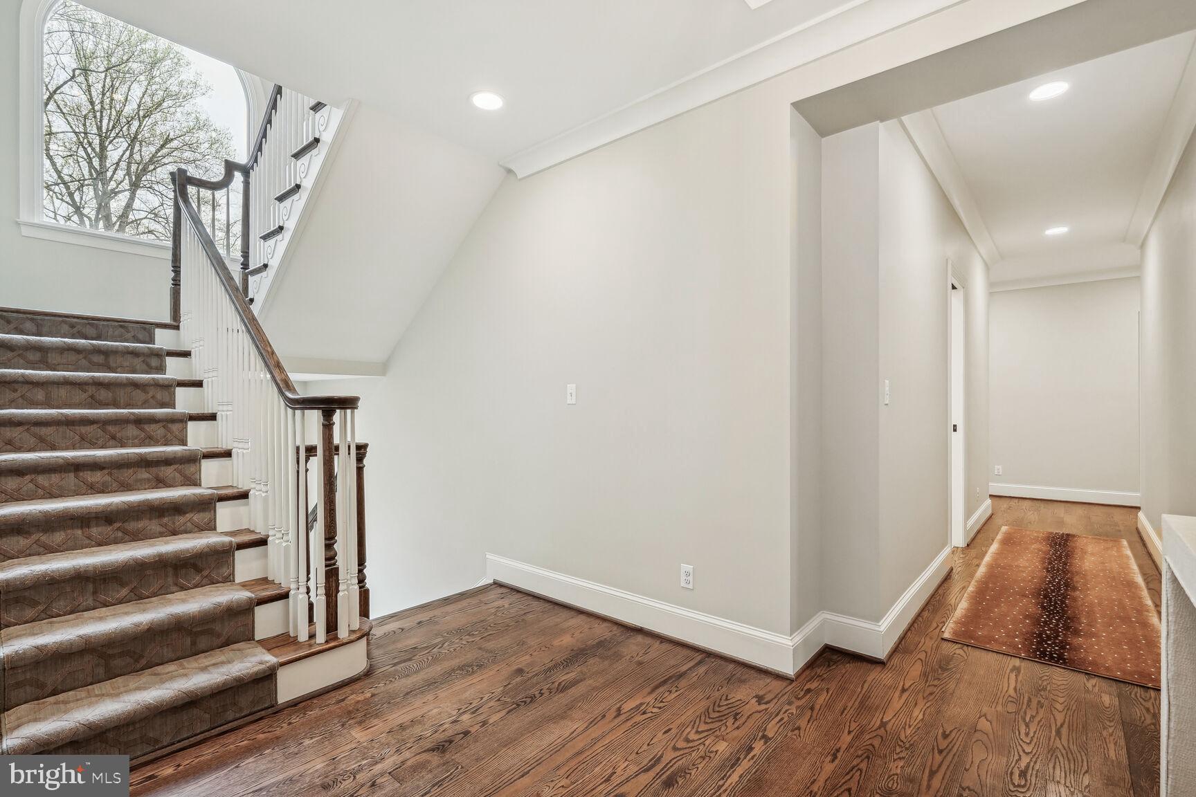 ARLINGWOOD - Residential