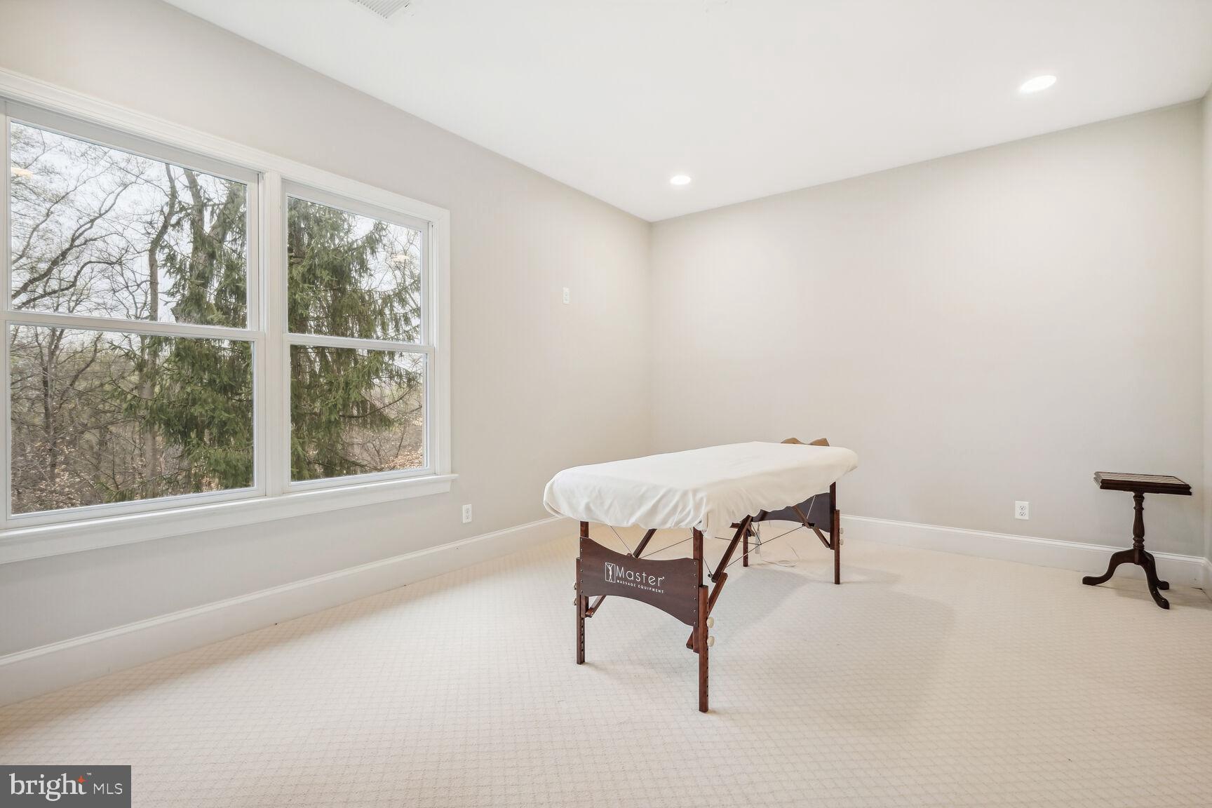 ARLINGWOOD - Residential