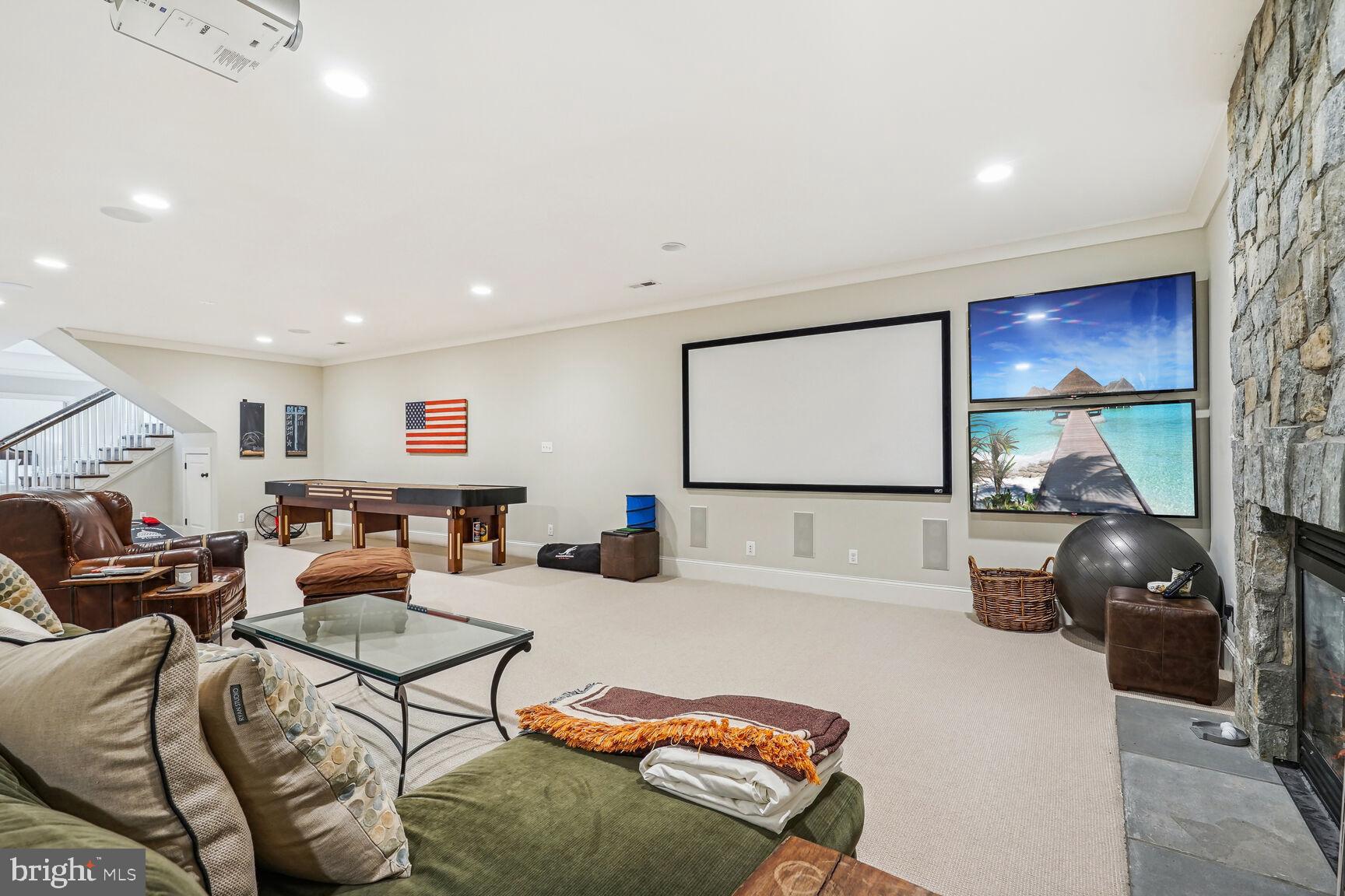 ARLINGWOOD - Residential