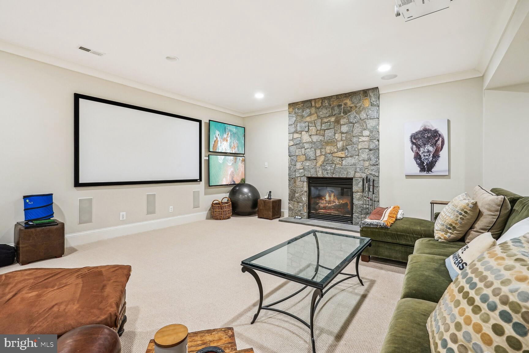 ARLINGWOOD - Residential