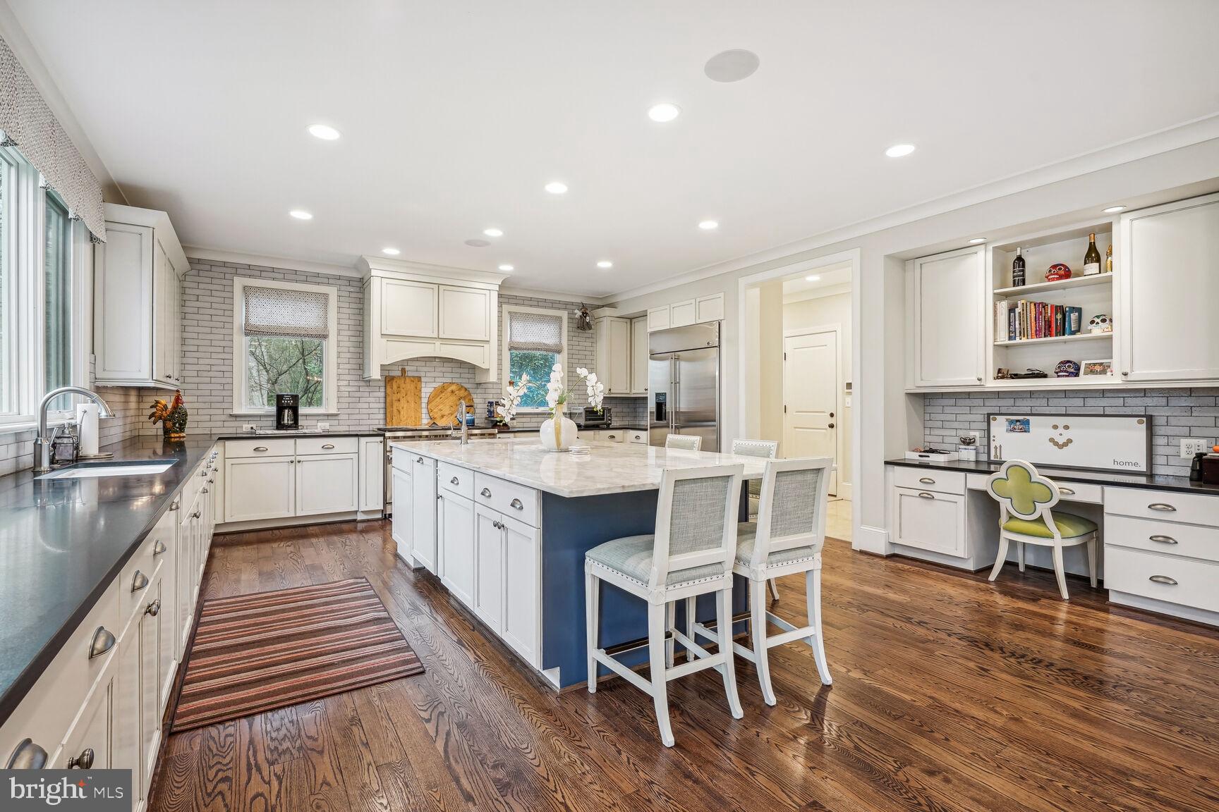 ARLINGWOOD - Residential