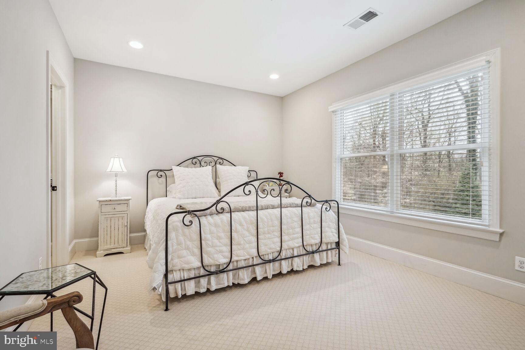 ARLINGWOOD - Residential