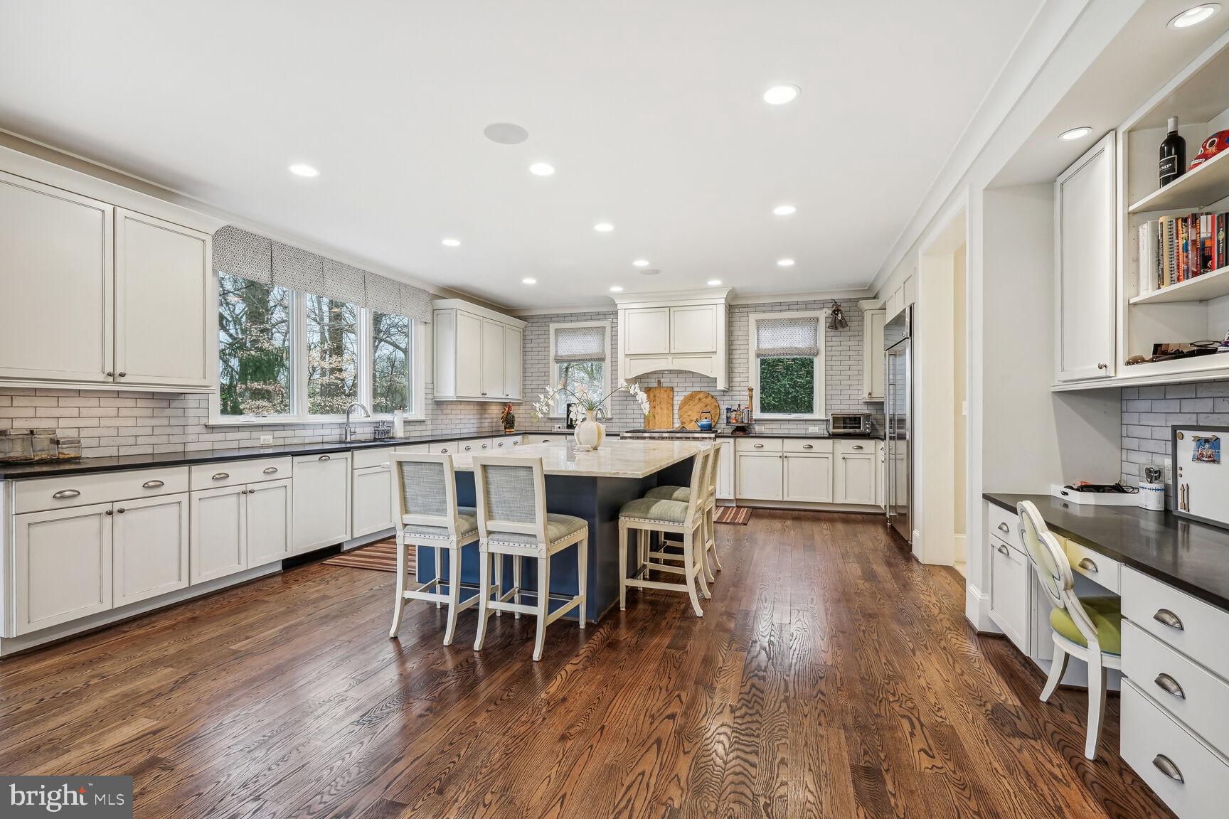 ARLINGWOOD - Residential