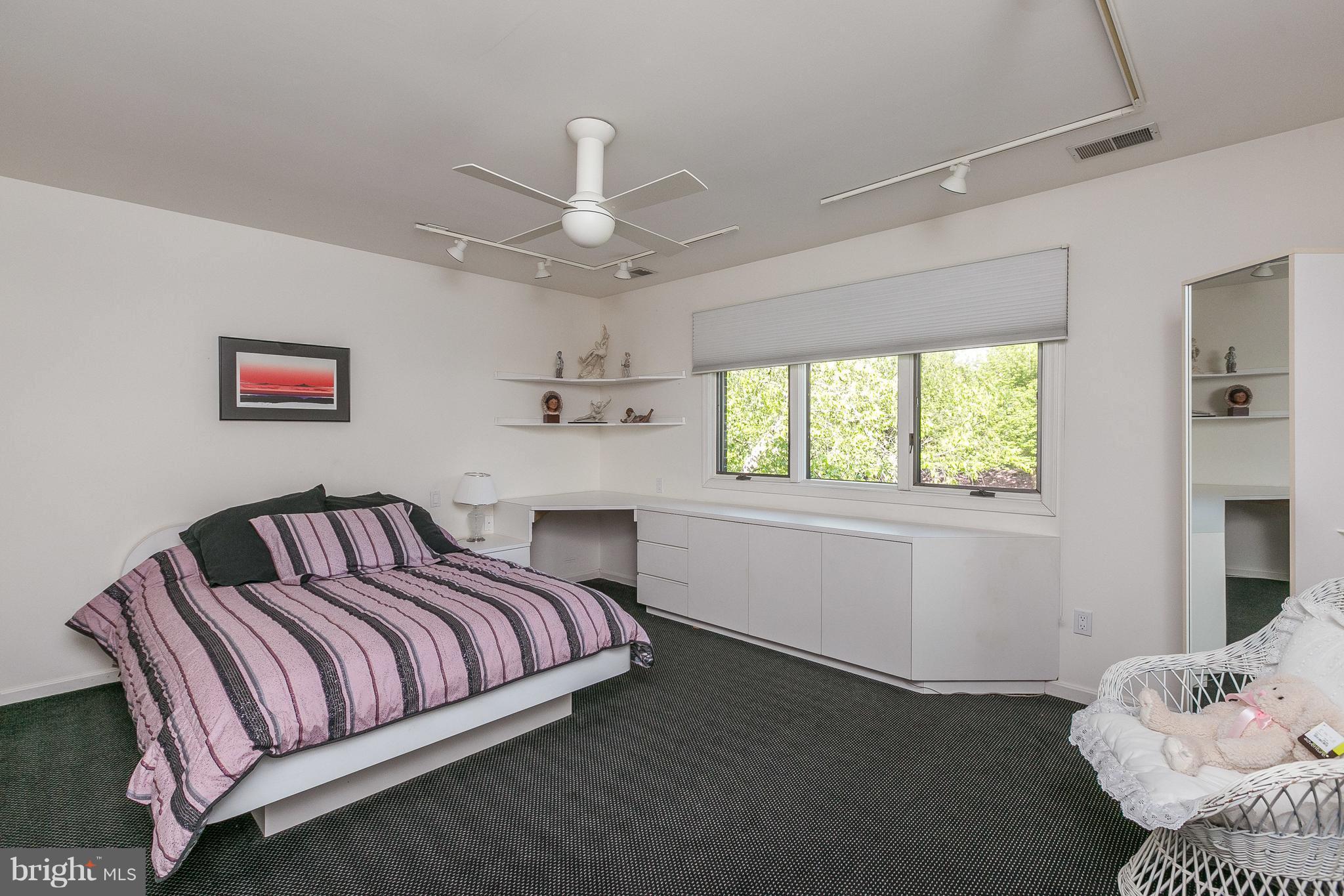 VALLEY BROOK - Residential