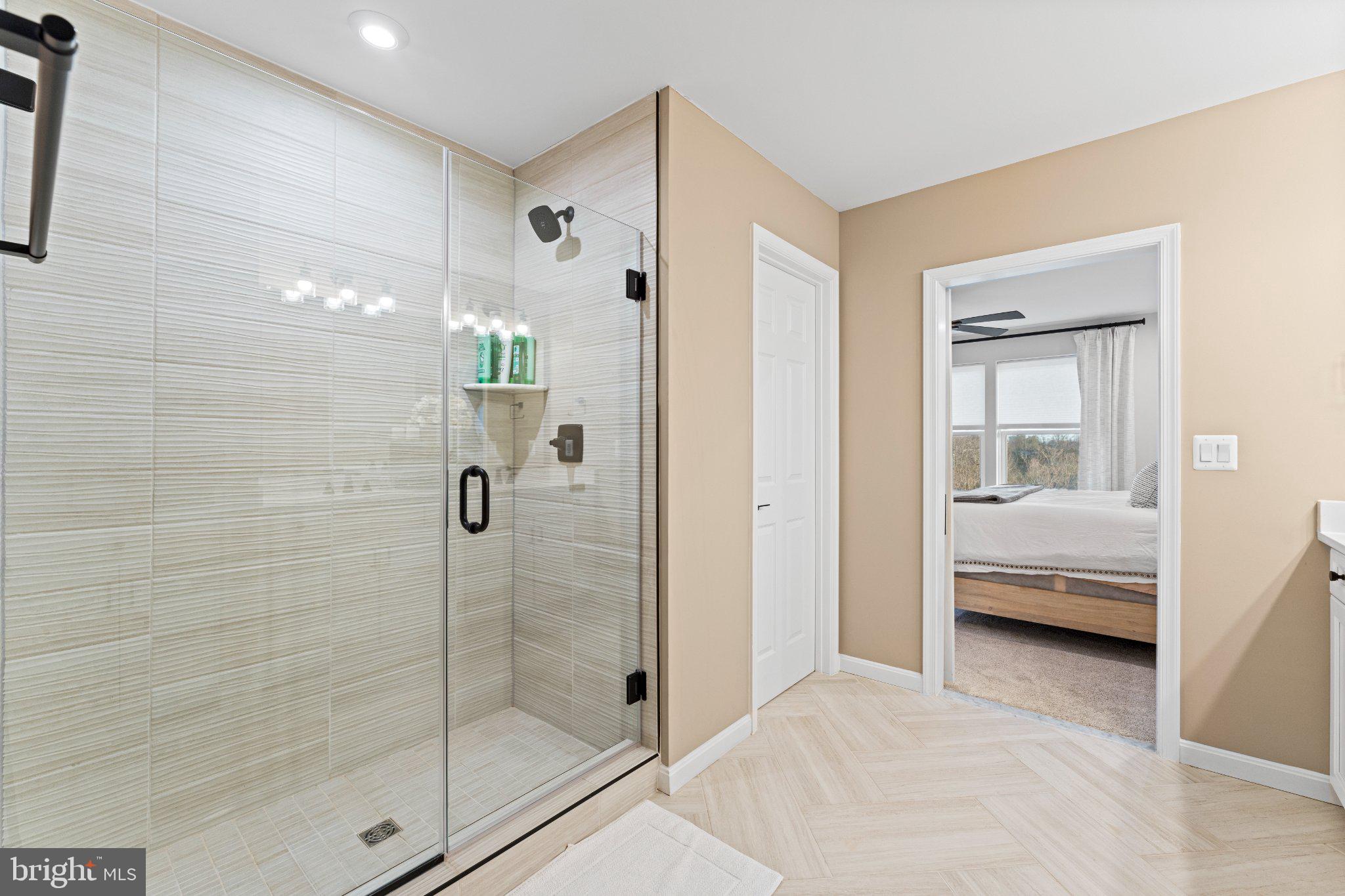 ROUND HILL MEADOWS - Residential