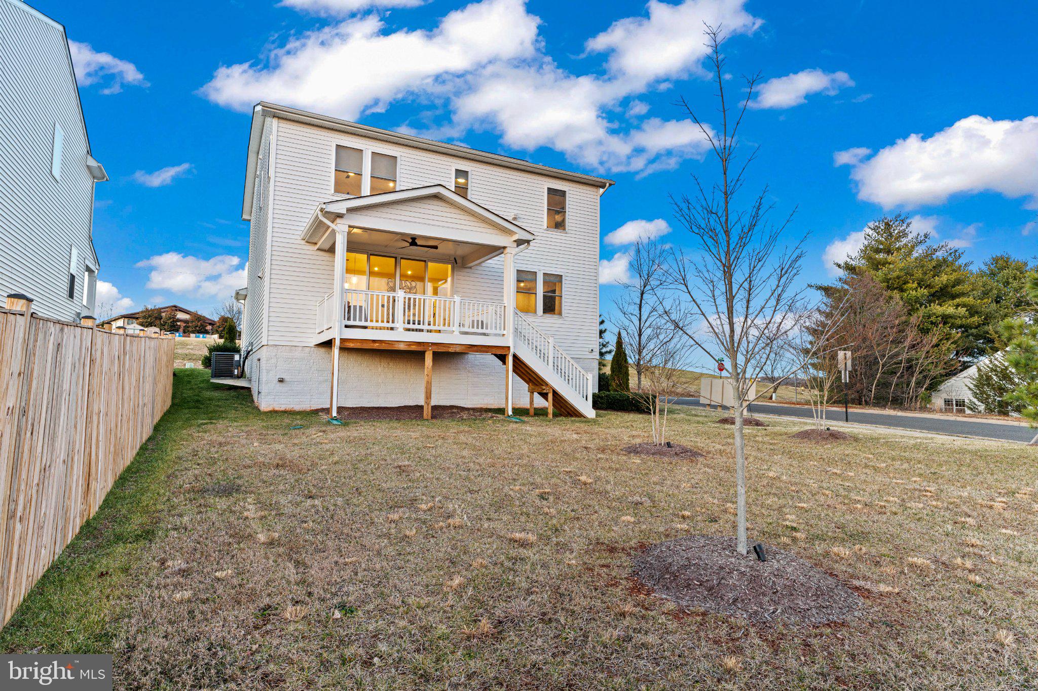 ROUND HILL MEADOWS - Residential