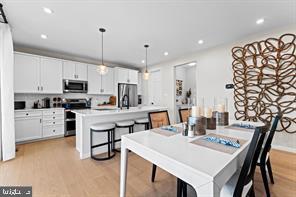 ROUND HILL MEADOWS - Residential