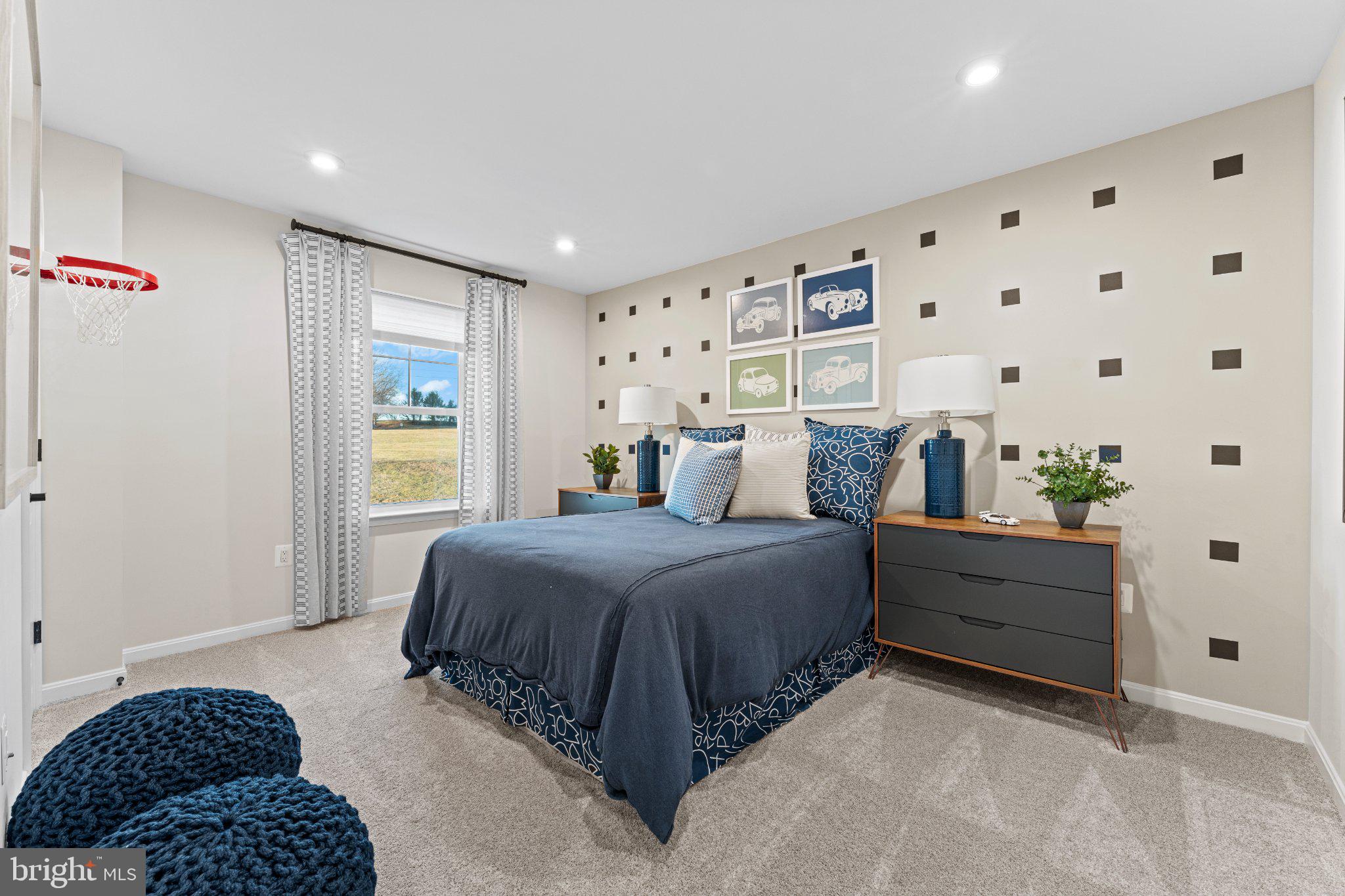 ROUND HILL MEADOWS - Residential