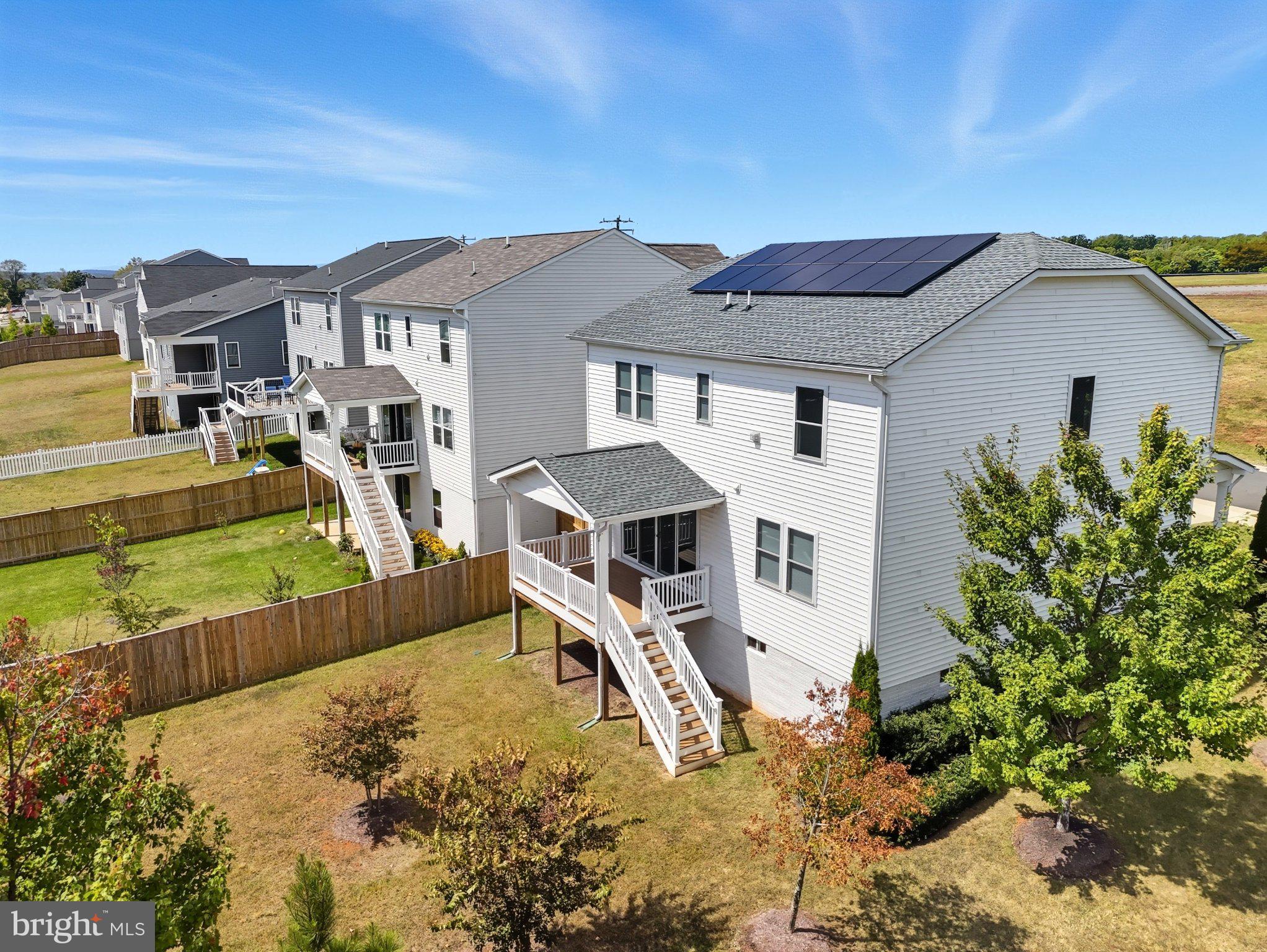 ROUND HILL MEADOWS - Residential