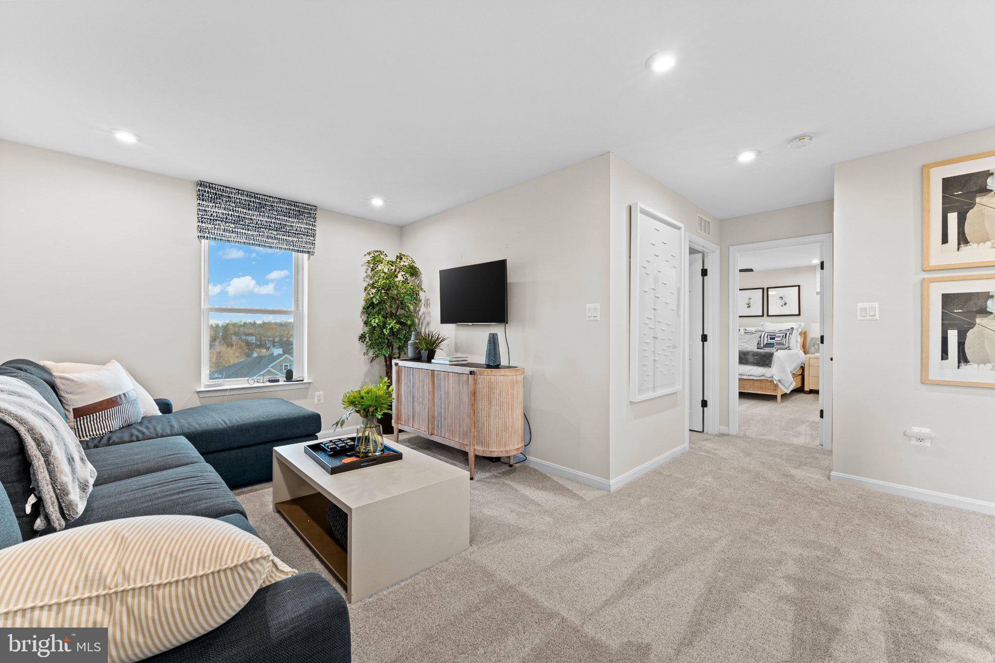 ROUND HILL MEADOWS - Residential