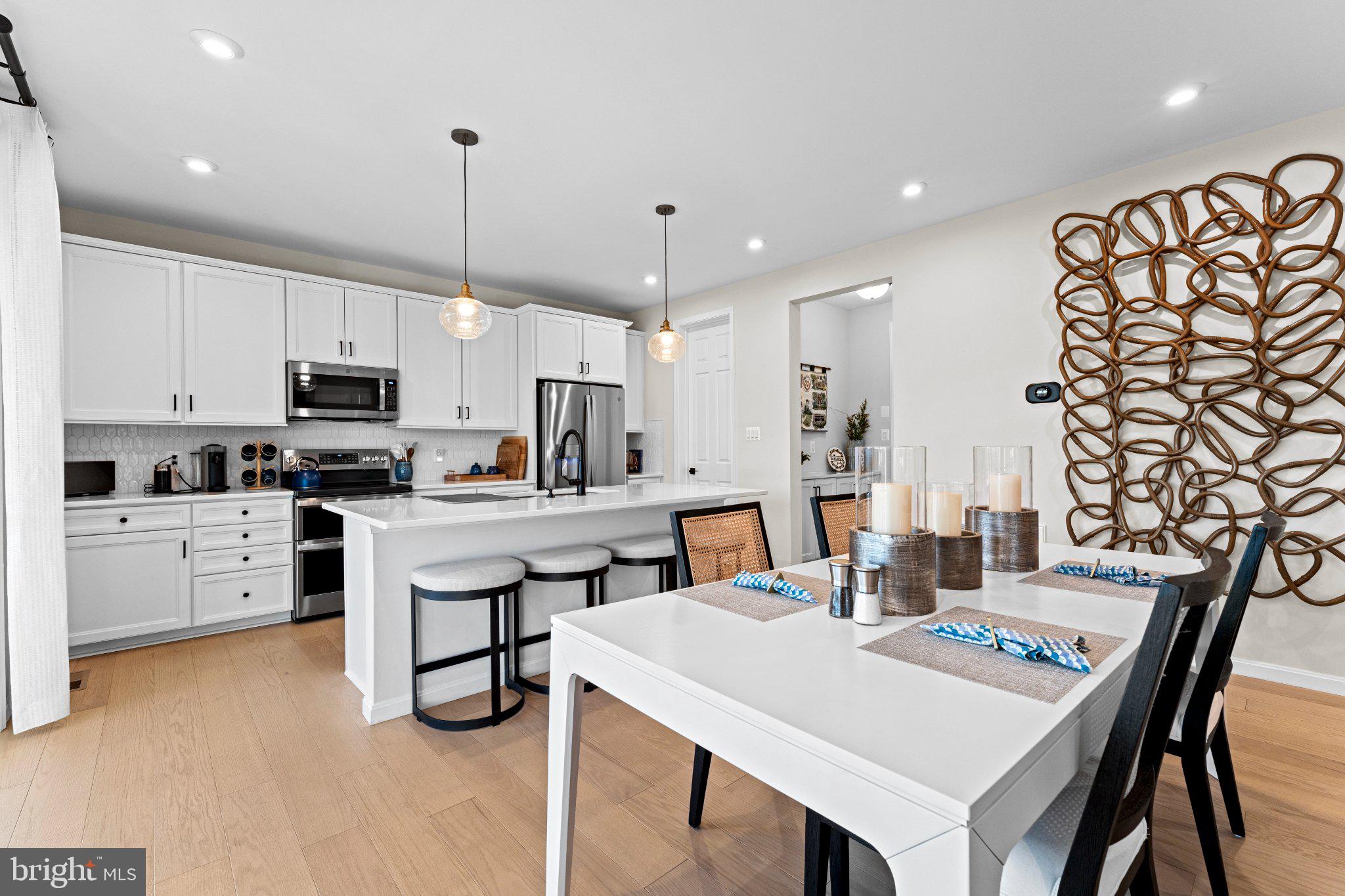 ROUND HILL MEADOWS - Residential