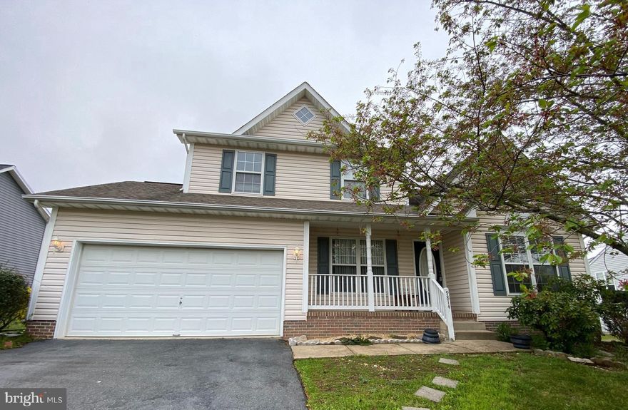 Spacious colonial in sought after Lee Hill!  Former Model home, features gorgeous cathedral ceilings, spacious kitchen with breakfast area, formal dining room/ living  rooms plus separate family room with gas fireplace.  Overlook from upper level.  Large bedrooms with 2 full bath on upper level.  Flat, fenced back yard with deck.  Home will be professionally cleaned between tenants.