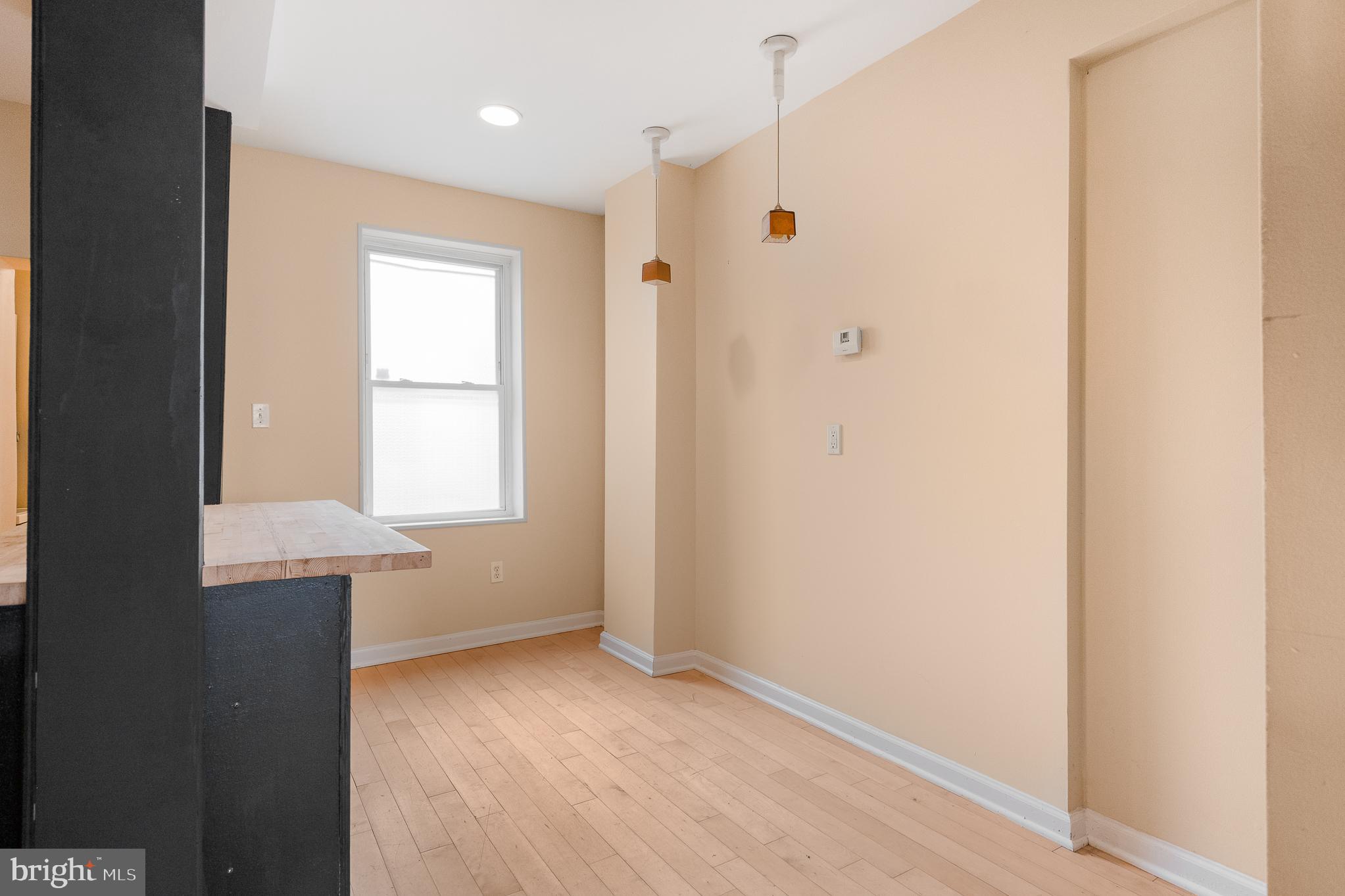 HOLLINS MARKET - Residential