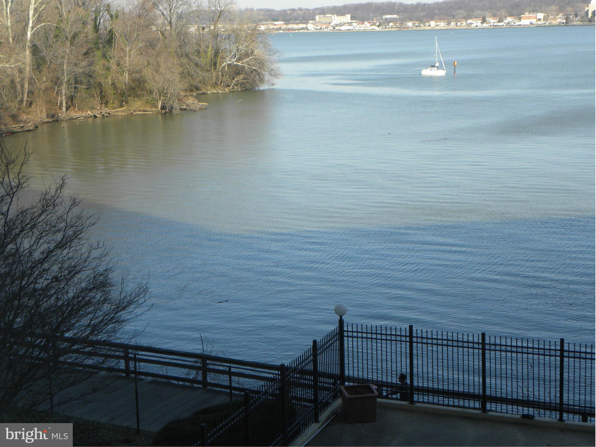 MARINA TOWERS - Residential