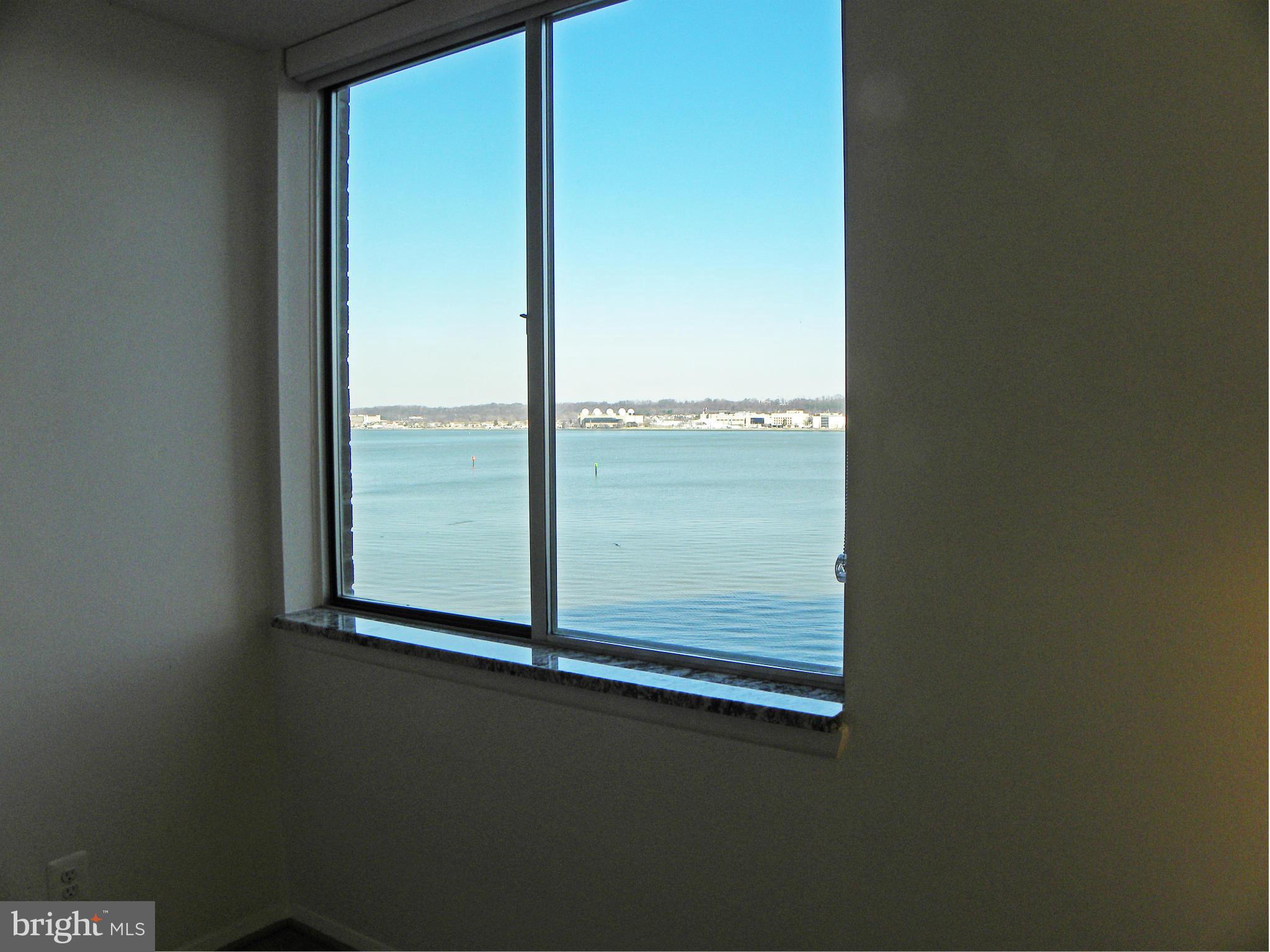 MARINA TOWERS - Residential