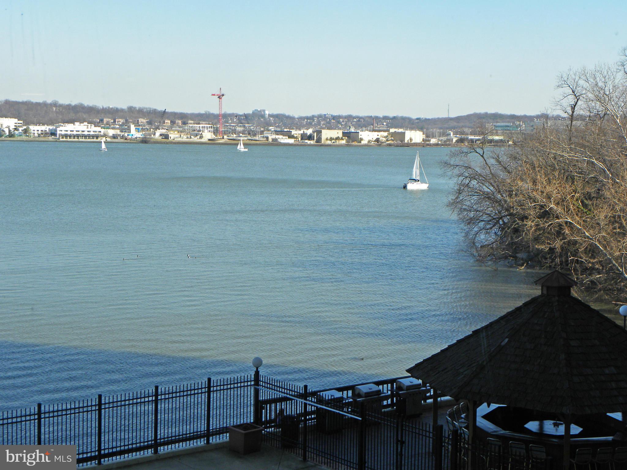 MARINA TOWERS - Residential