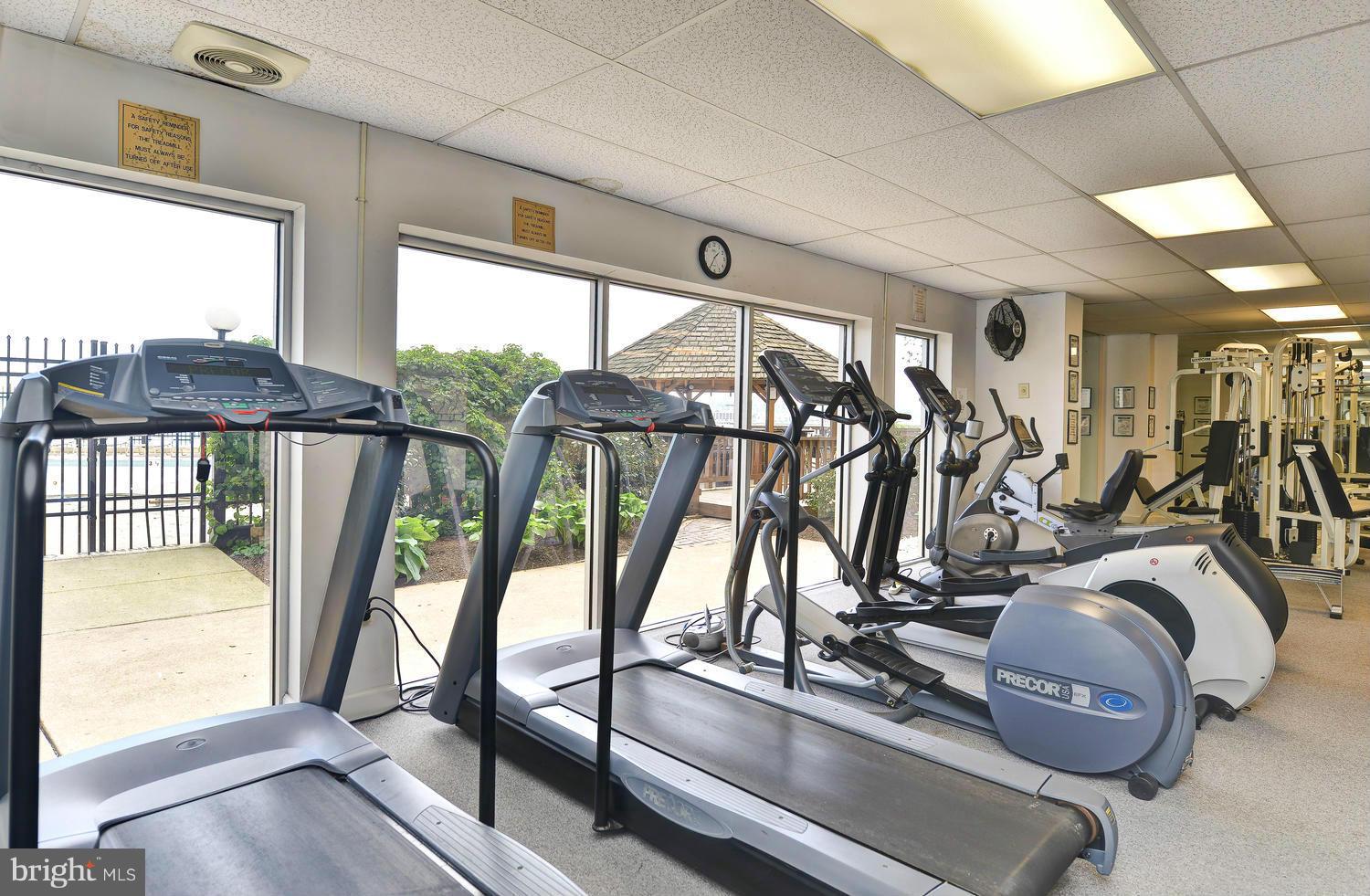 MARINA TOWERS - Residential