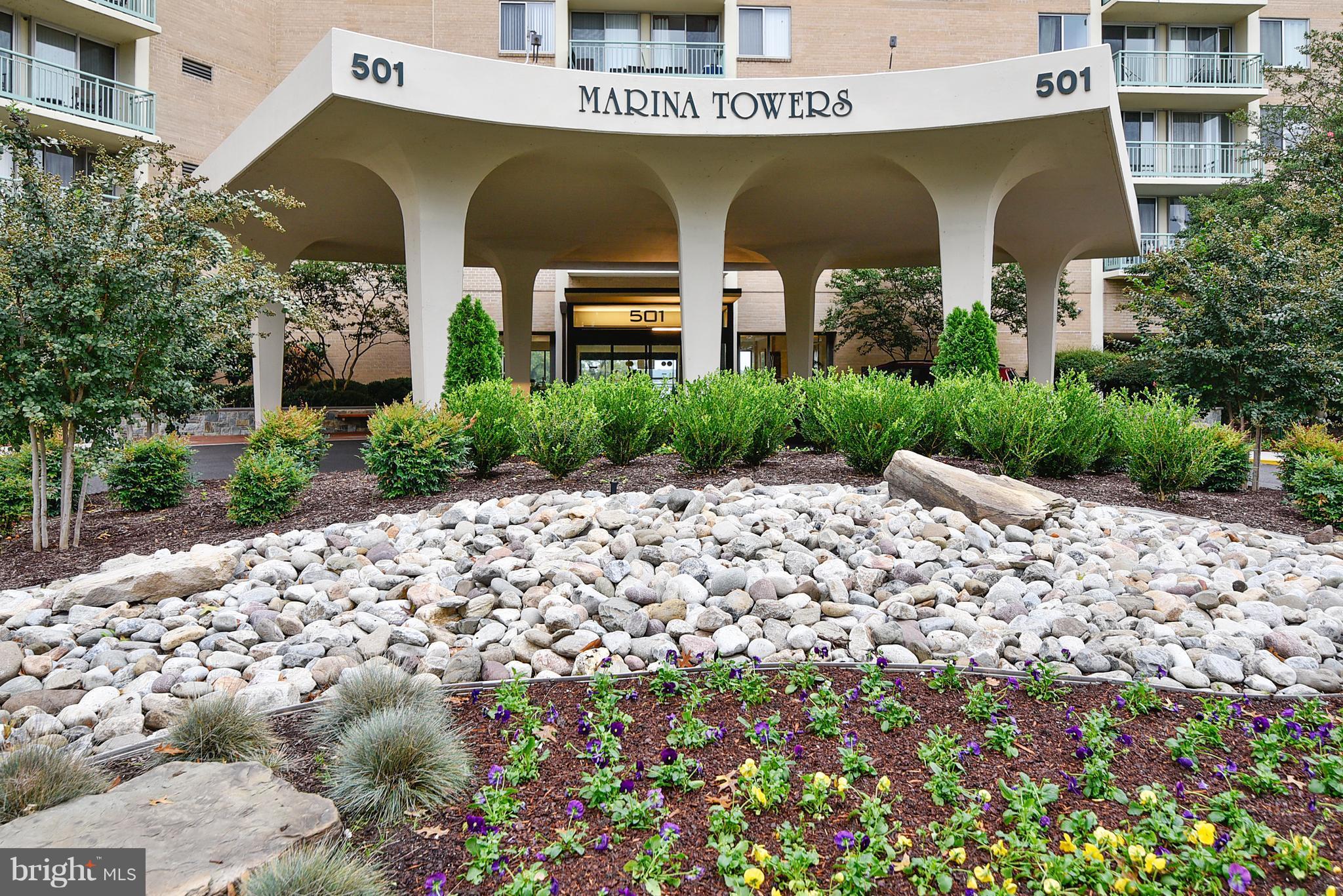 MARINA TOWERS - Residential