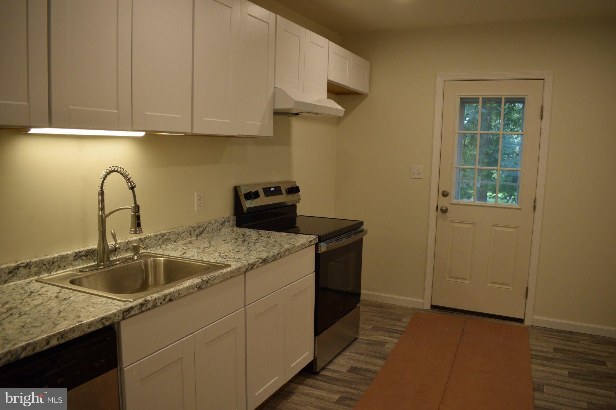 2101 HILL ROAD 40