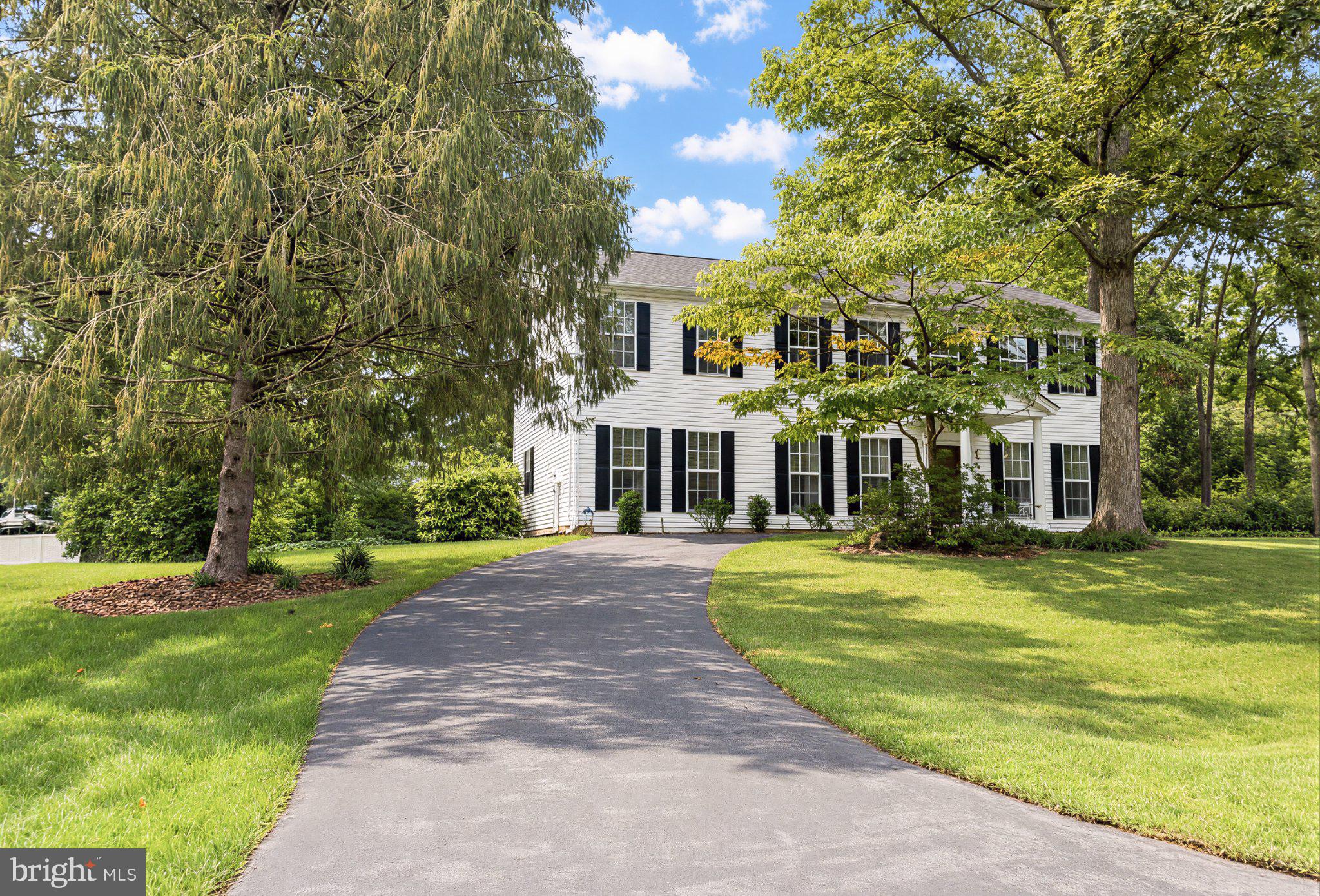 1331 REDWOOD CIRCLE