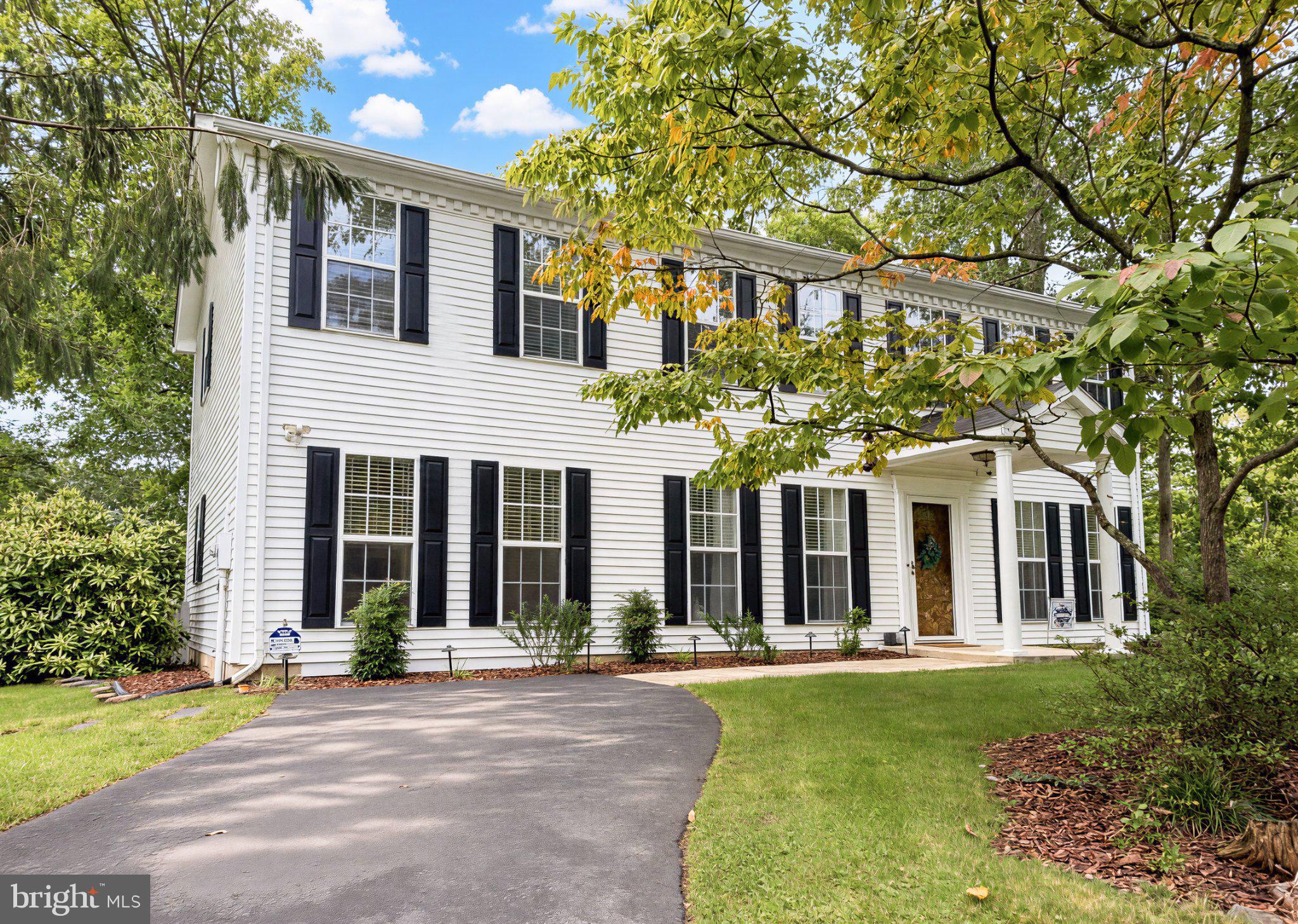 1331 REDWOOD CIRCLE