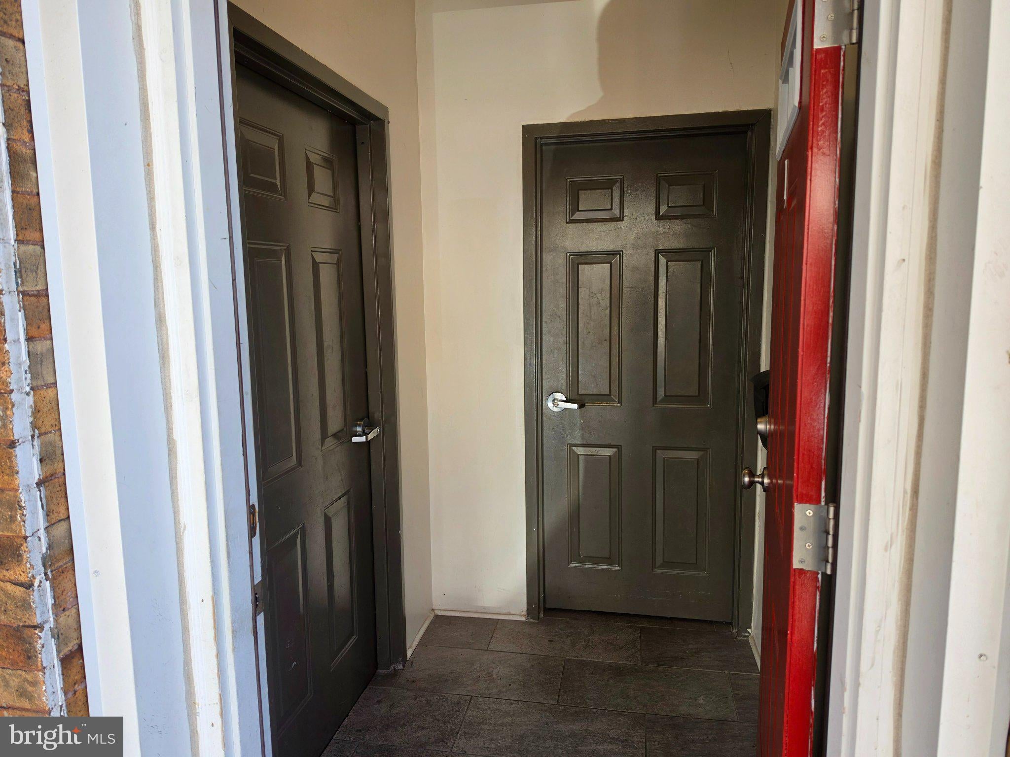 139 N FARSON