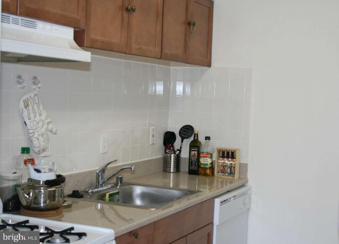 GROSVENOR PARK - Residential Lease