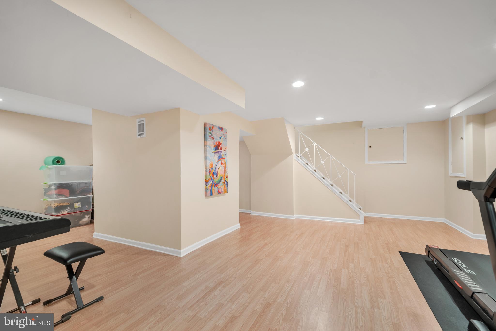 WOODLYN CROSSING - Residential