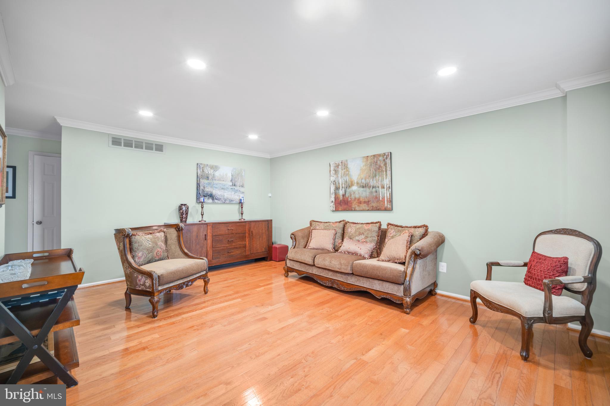 WOODLYN CROSSING - Residential