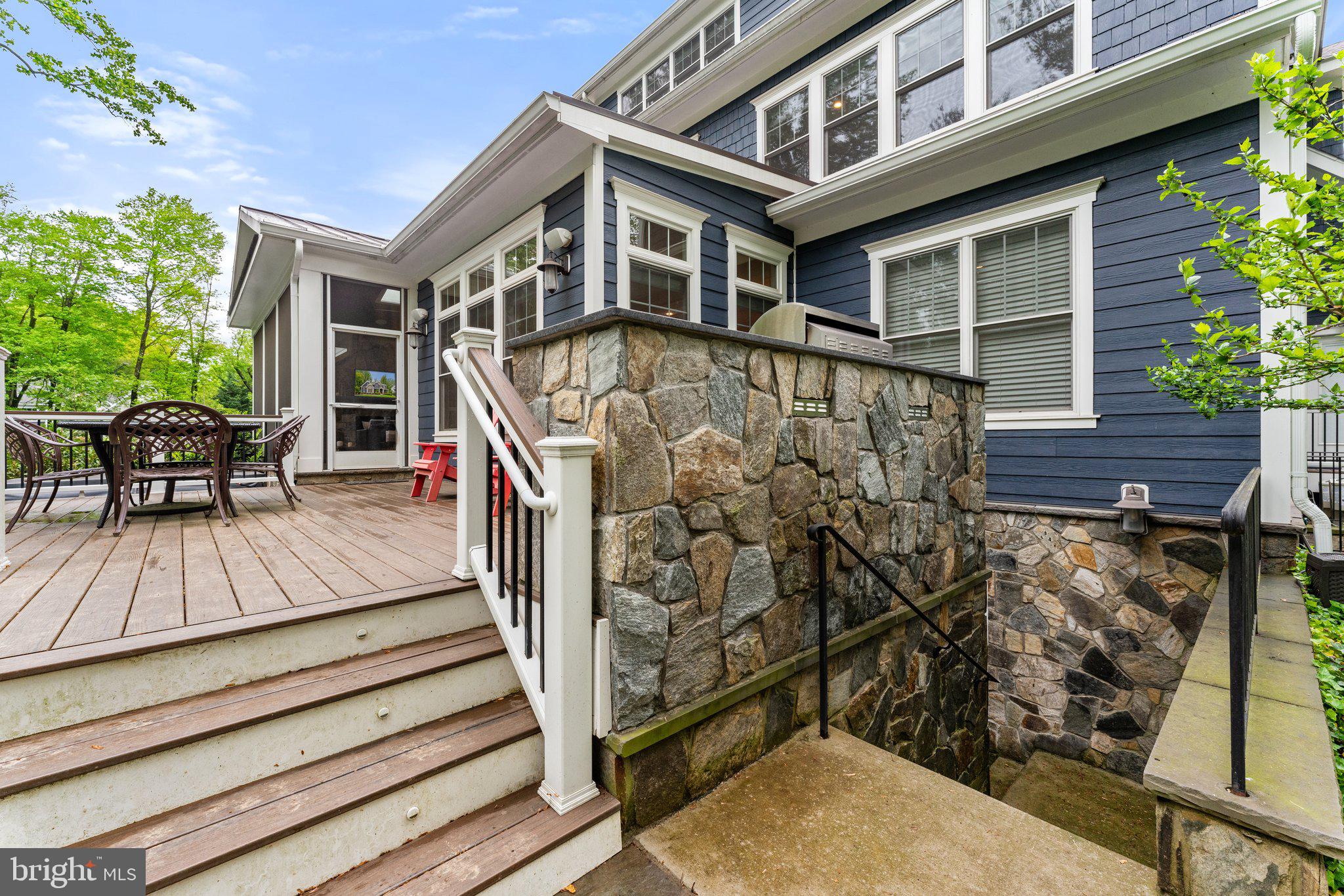 WESTBRIAR COUNTRY CLUB MANOR - Residential