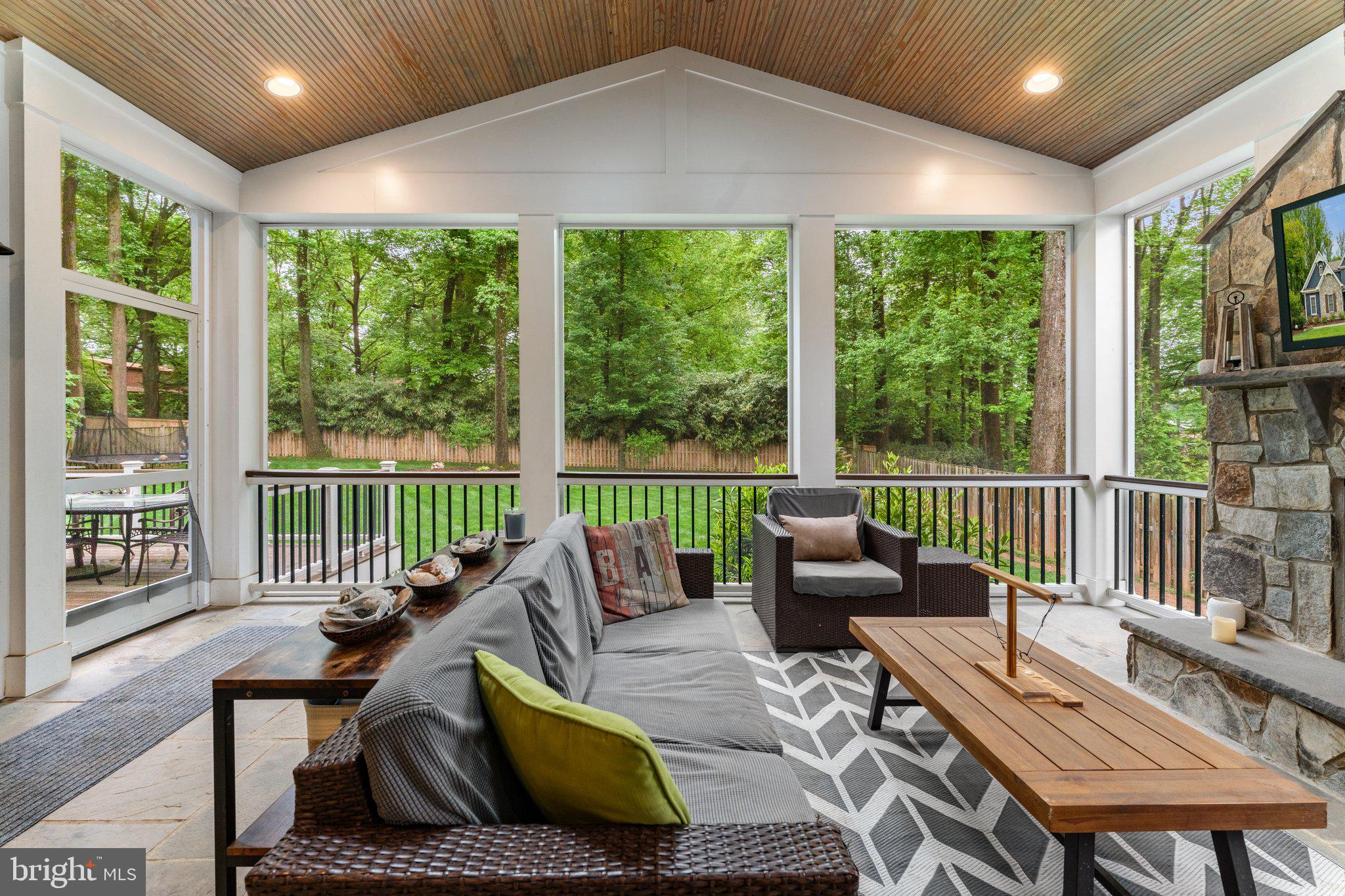 WESTBRIAR COUNTRY CLUB MANOR - Residential