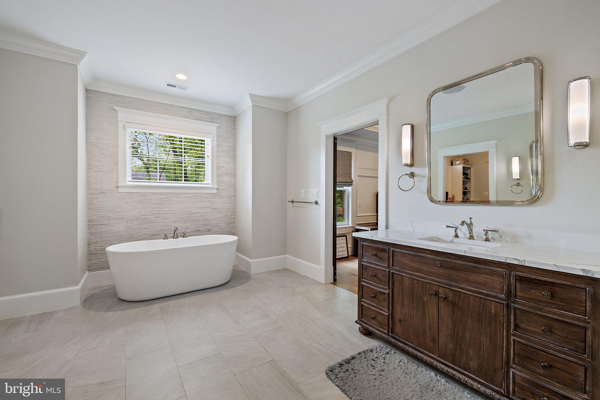 WESTBRIAR COUNTRY CLUB MANOR - Residential