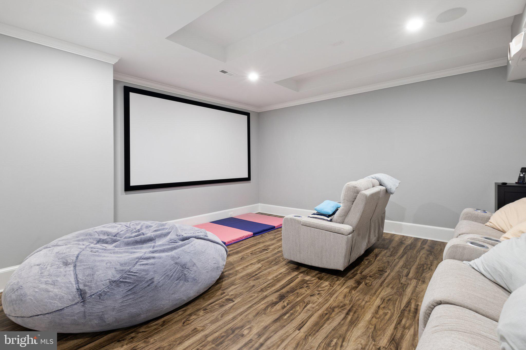 WESTBRIAR COUNTRY CLUB MANOR - Residential