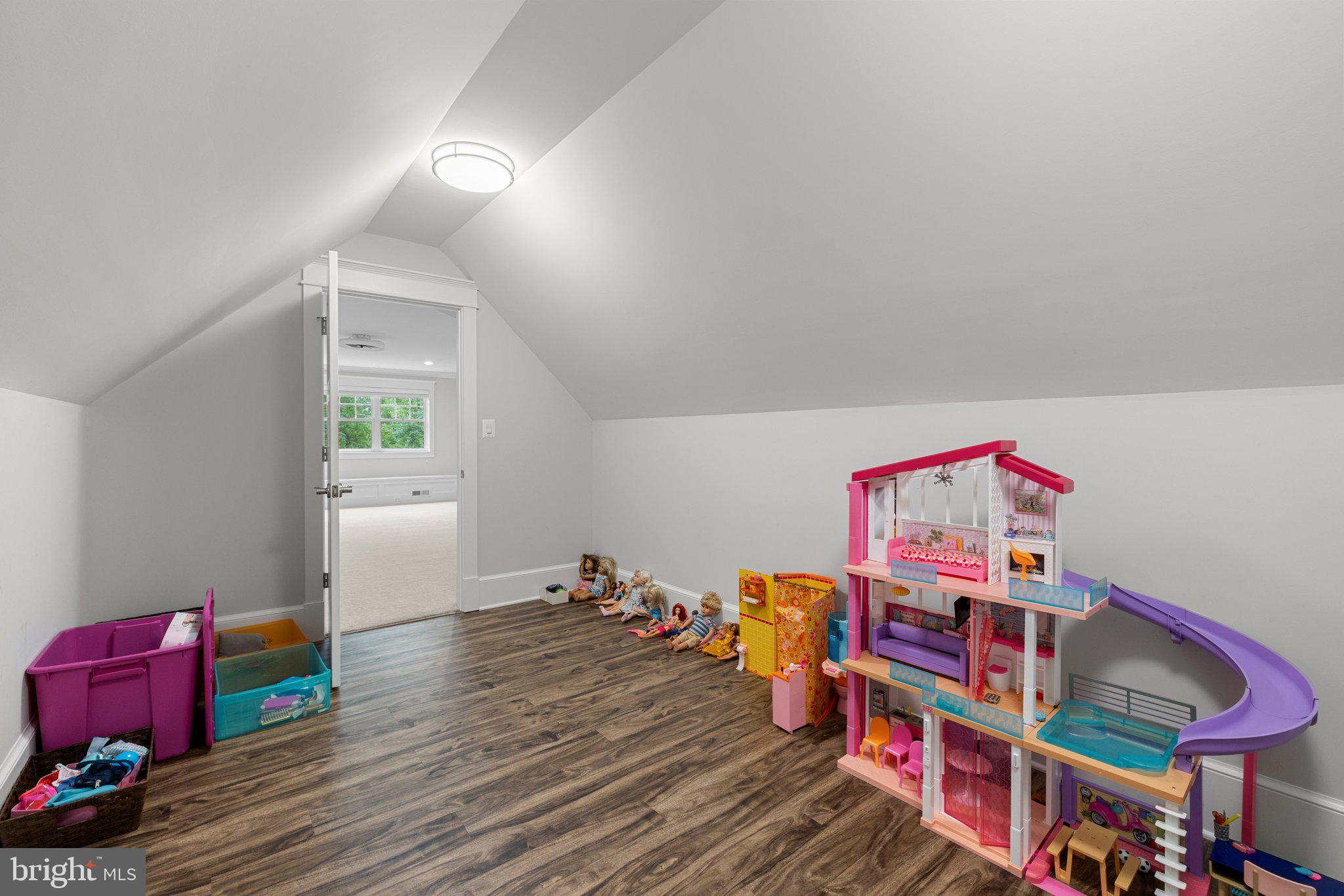 WESTBRIAR COUNTRY CLUB MANOR - Residential