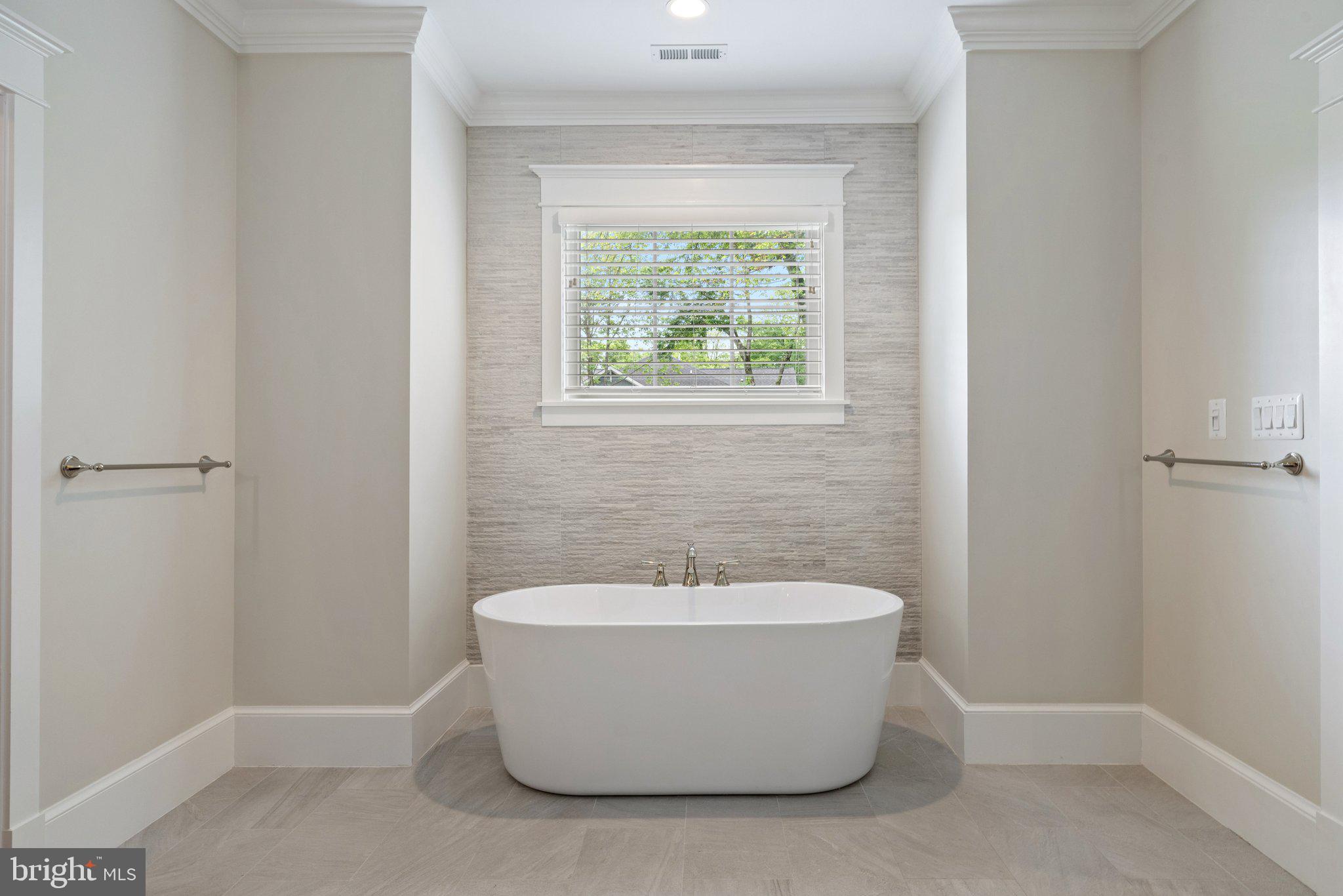 WESTBRIAR COUNTRY CLUB MANOR - Residential